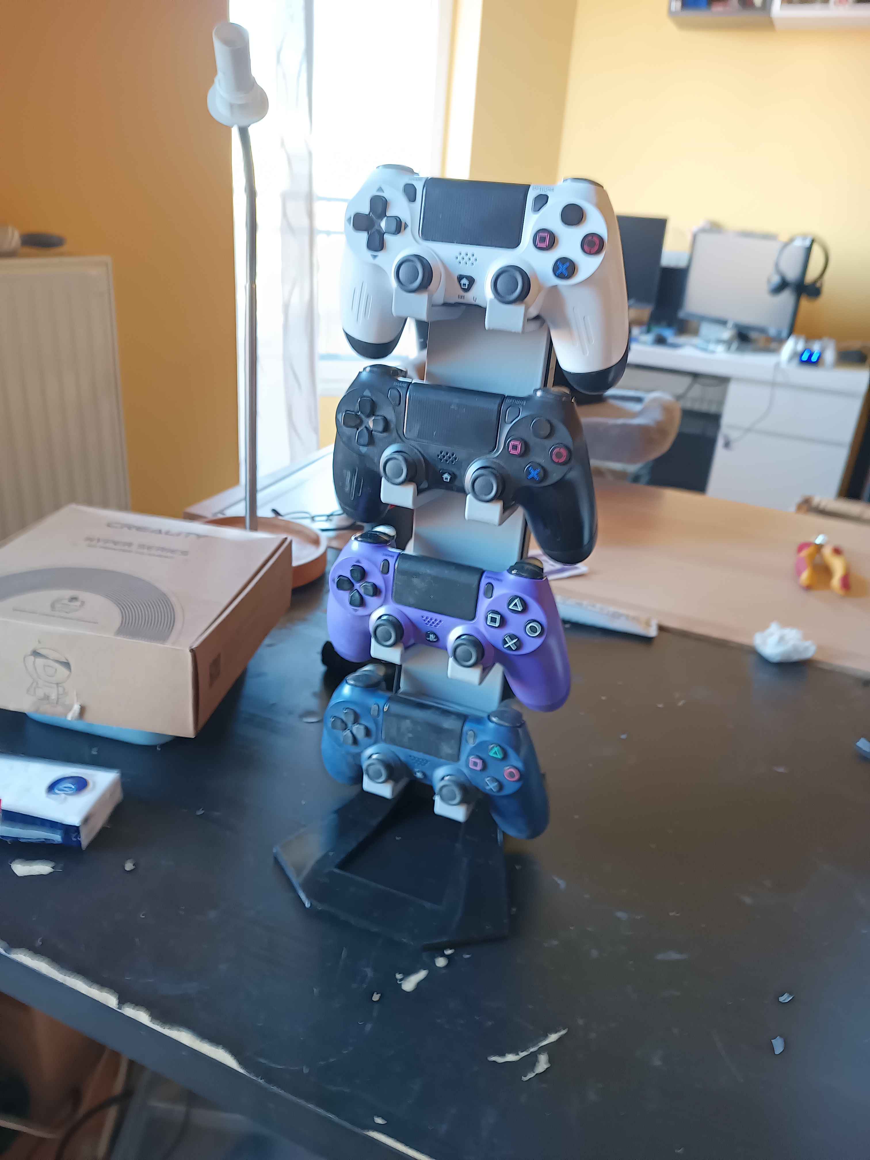 DS4-PS4 controller console stackable, expandable no screw assembly