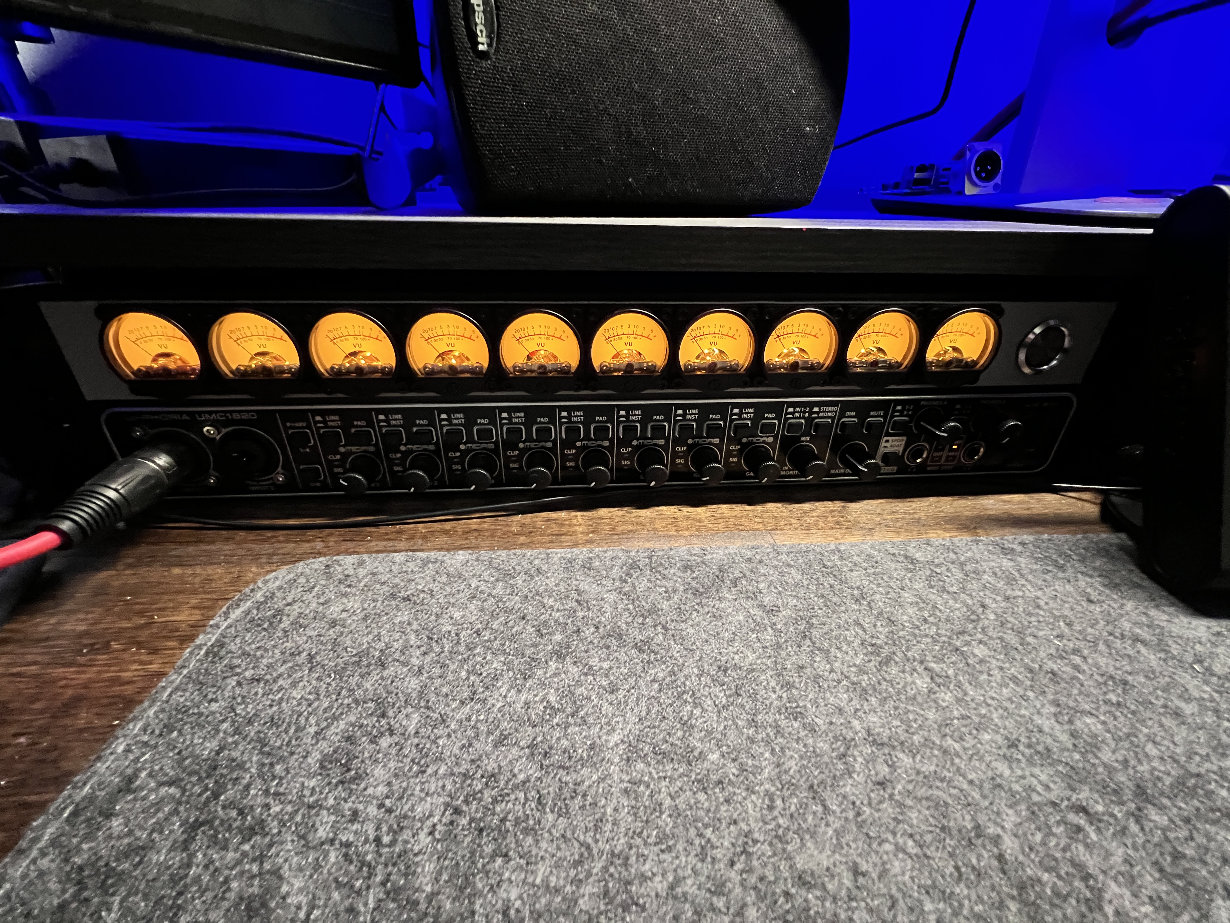 Rackmountable Analog VU meter bridge