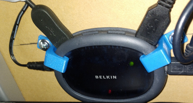 USB hub mounting brackets