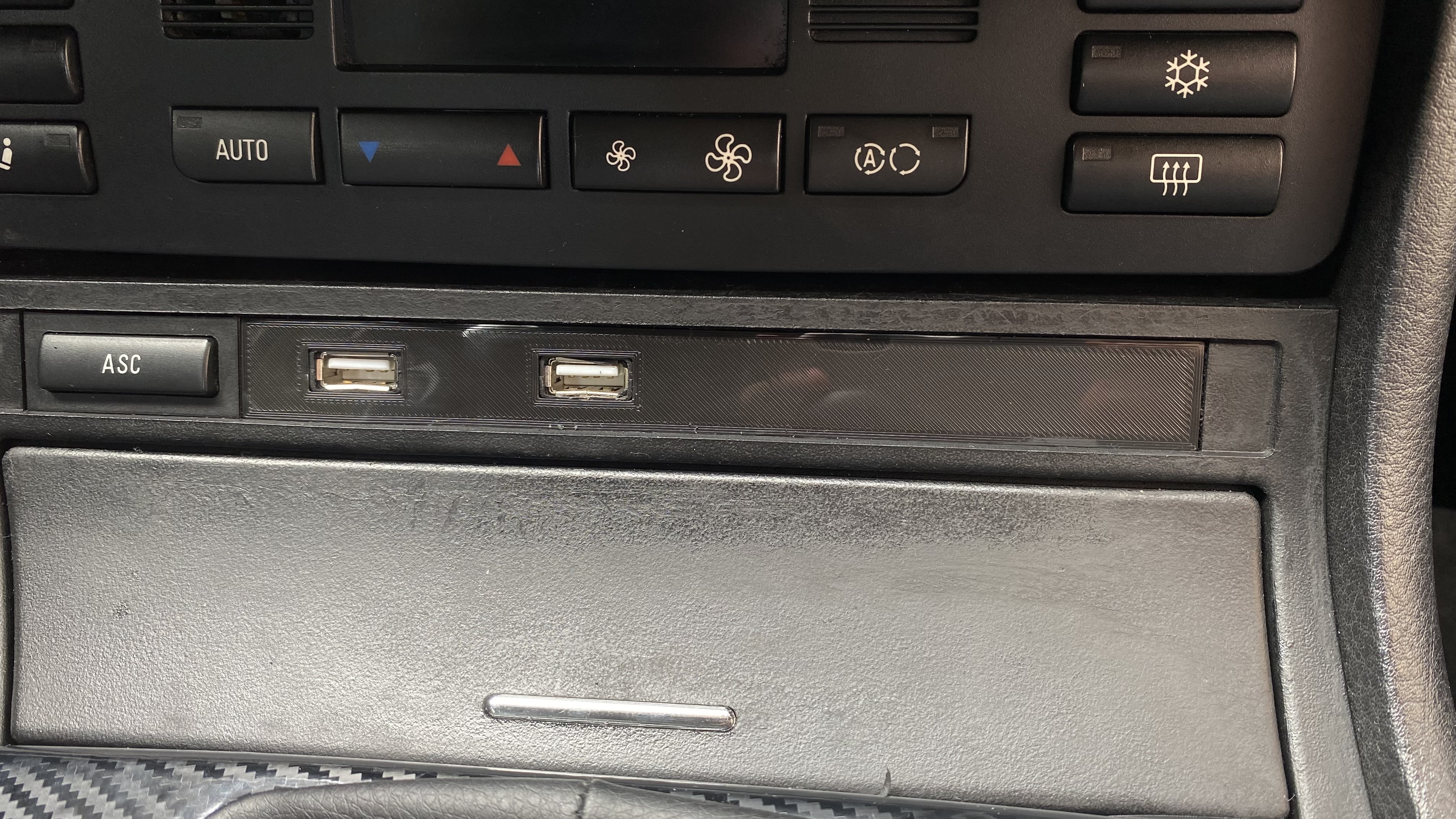 USB Support Holder BMW e46