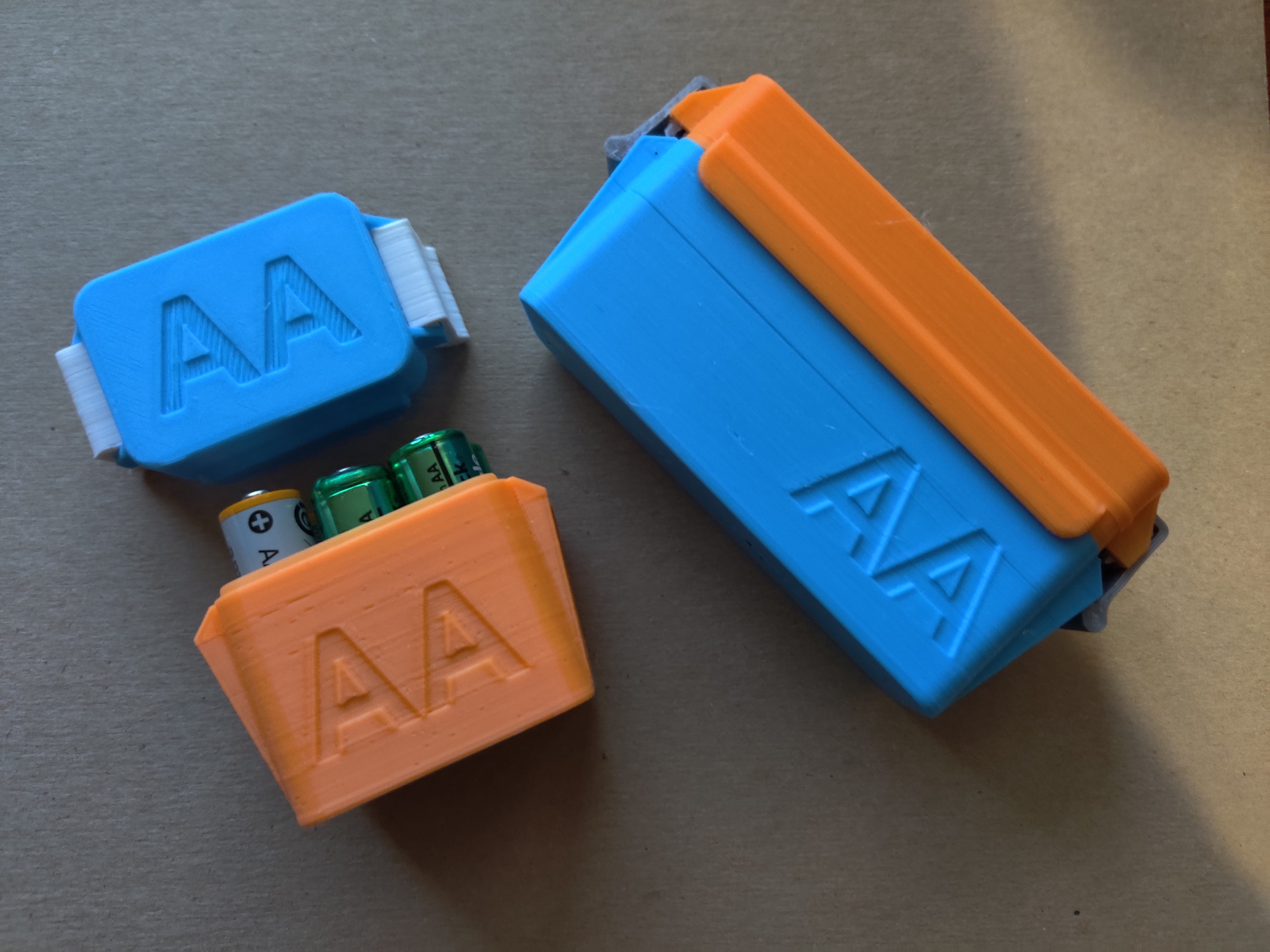 AA Battery, 2 Row, Opposing Spring Latch Battery Box