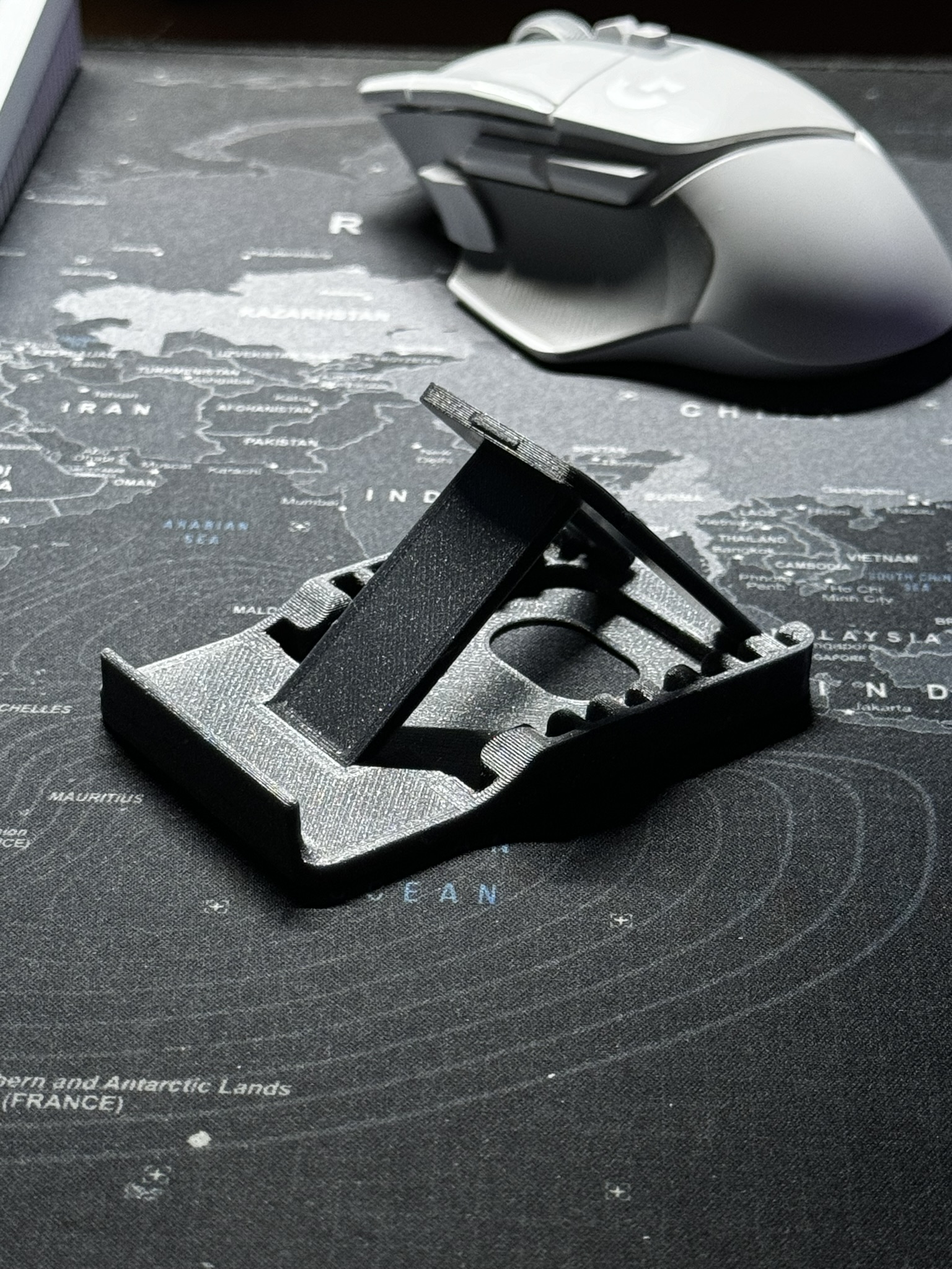 Miniatura 2 do modelo 3D Adjustable phone stand V2