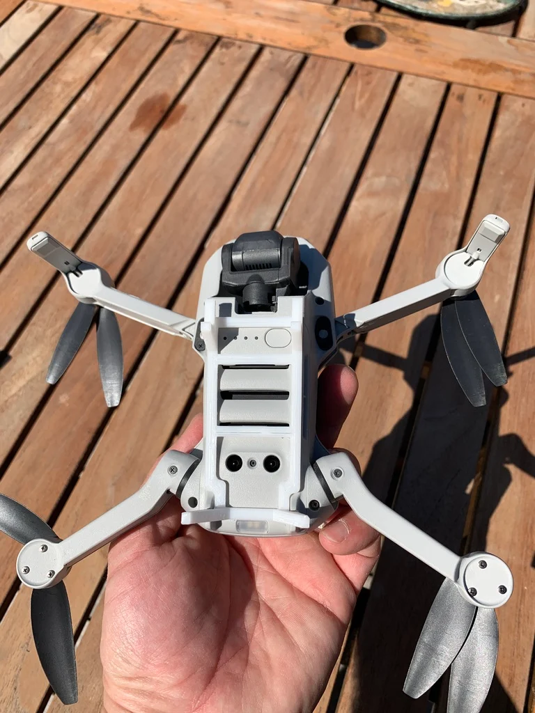 dji mavic mini landing gear with propellers hold clippers