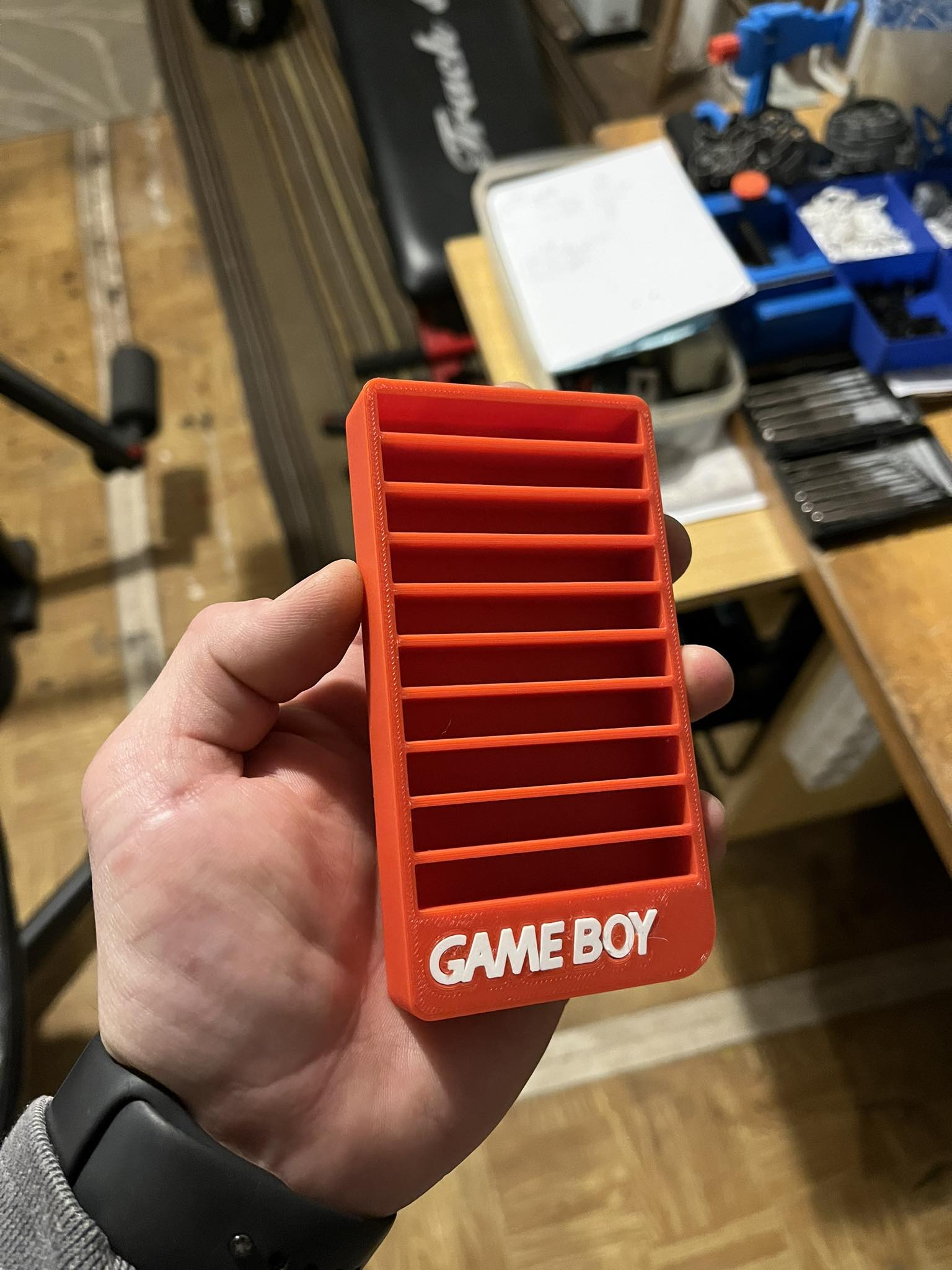 Stojan, stojanek na hry Game Boy, GBA, Advance