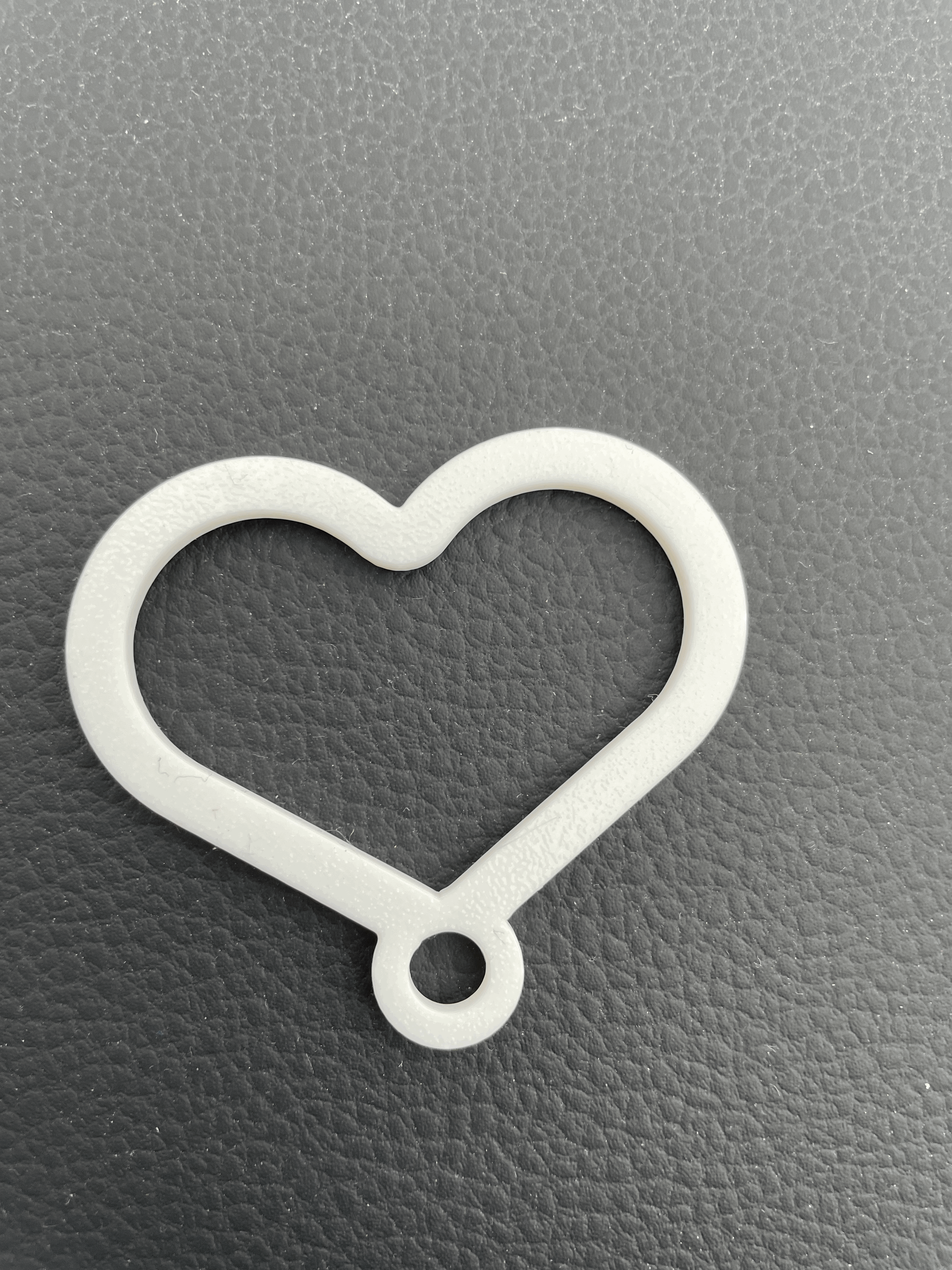 Miniatura 2 do modelo 3D Heart shaped keychain
