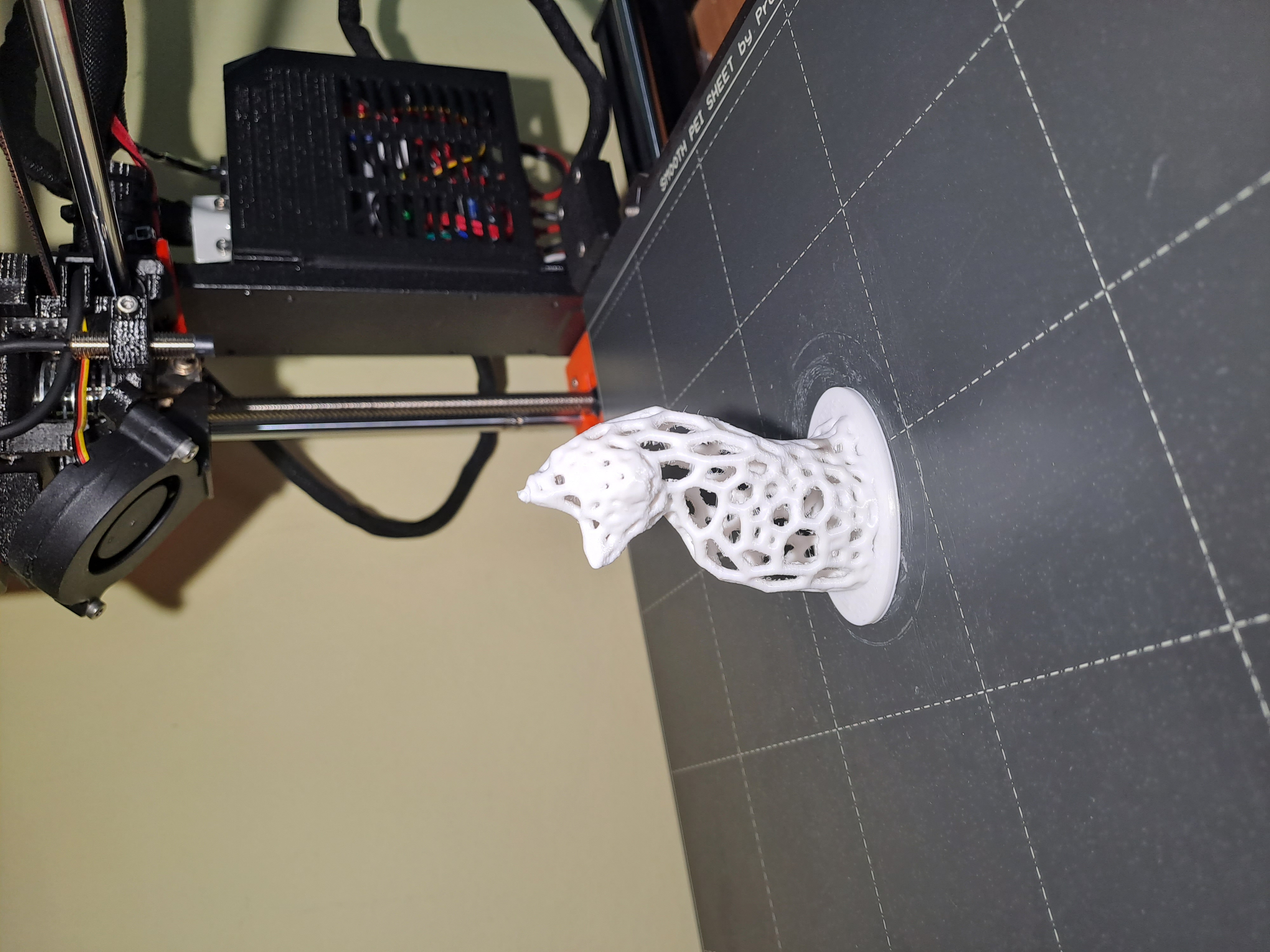 Miniatura 3 do modelo 3D Sitting cat voronoi