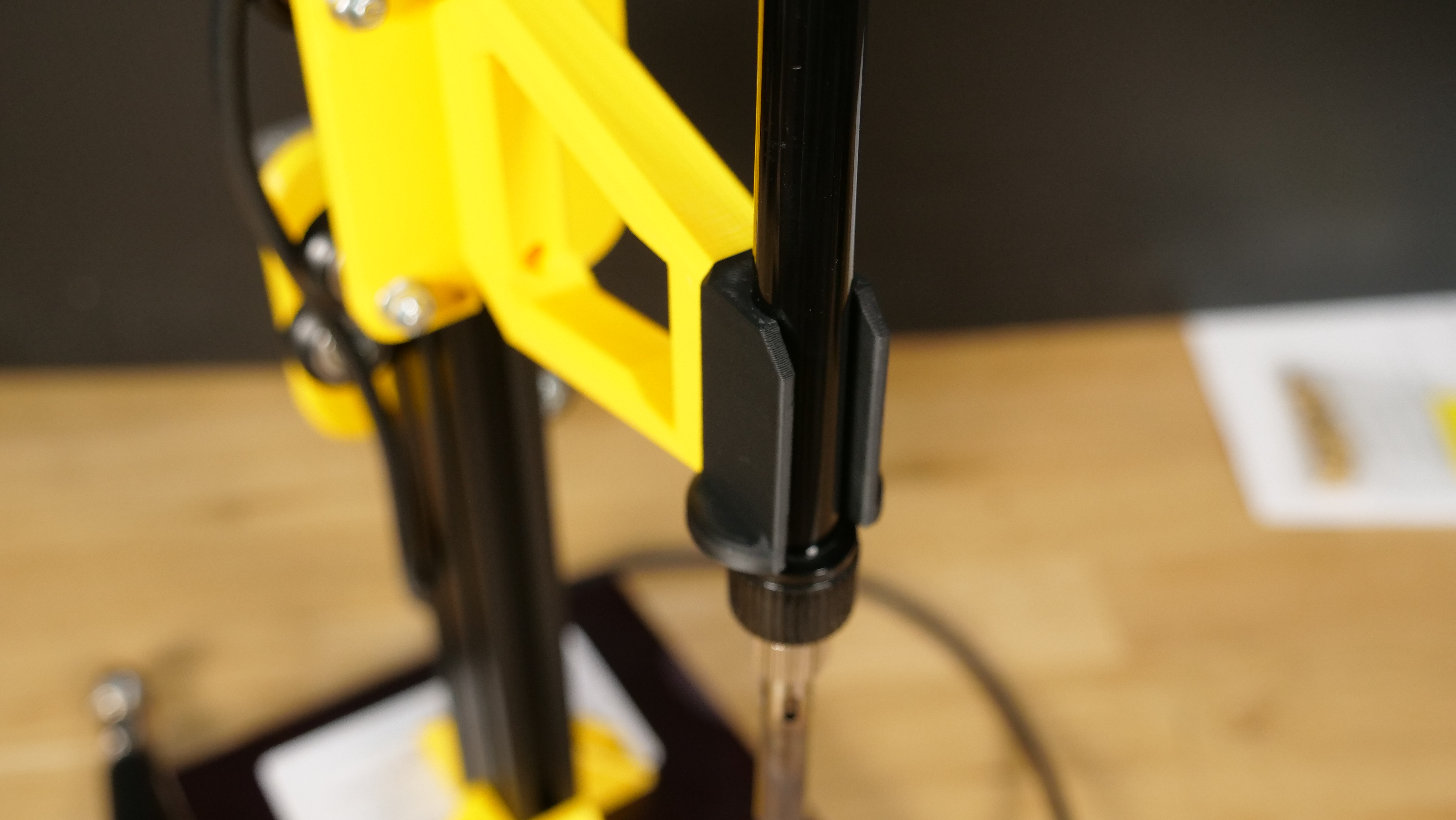 Miniatura 2 do modelo 3D Jo Presser - Threaded Insert Heat Press