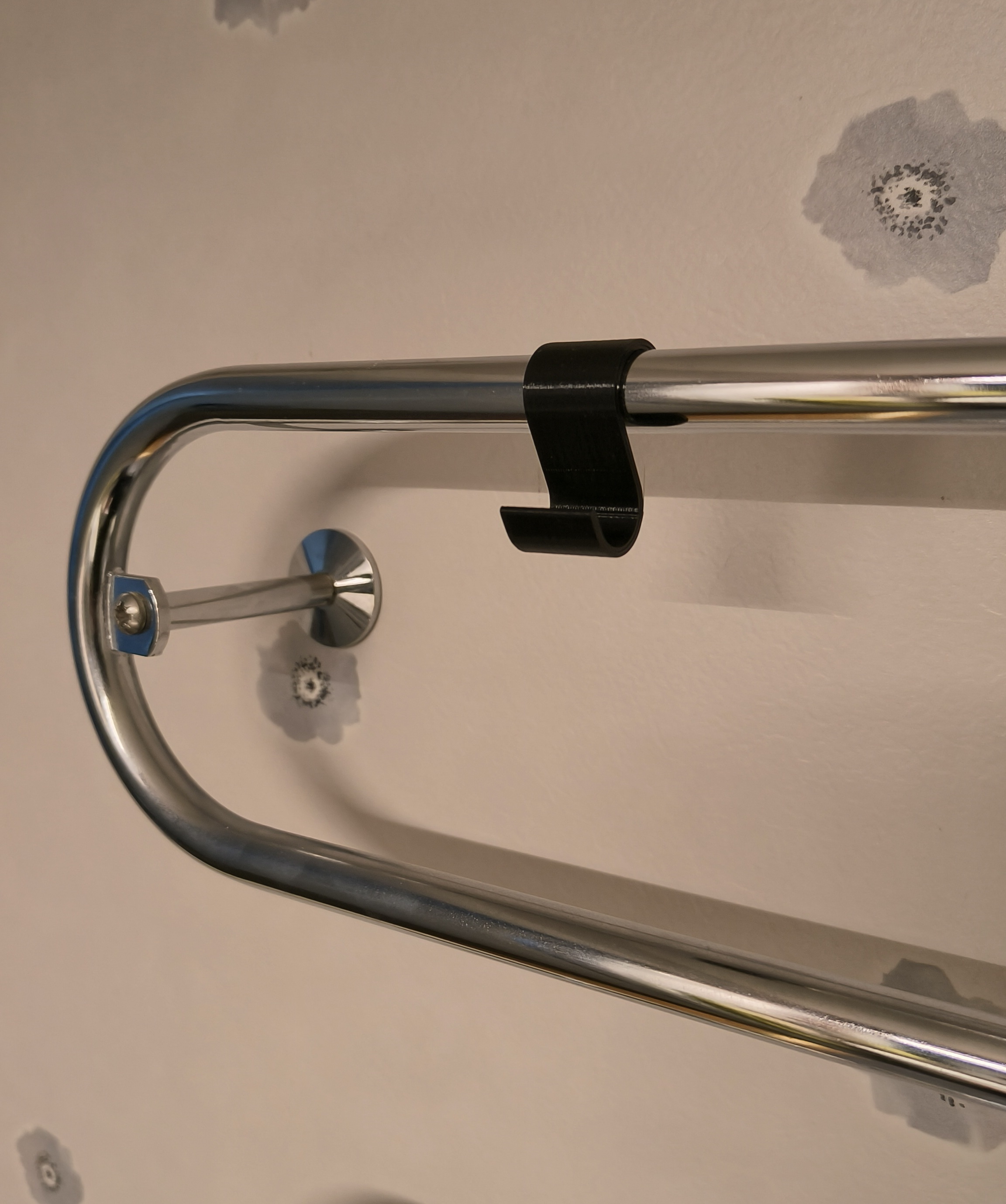 Simple S-hook for 15 mm pipe