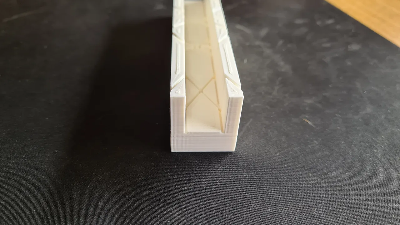 A tool for cutting wooden slats / nástroj na řezání dřevěných lamelek ...