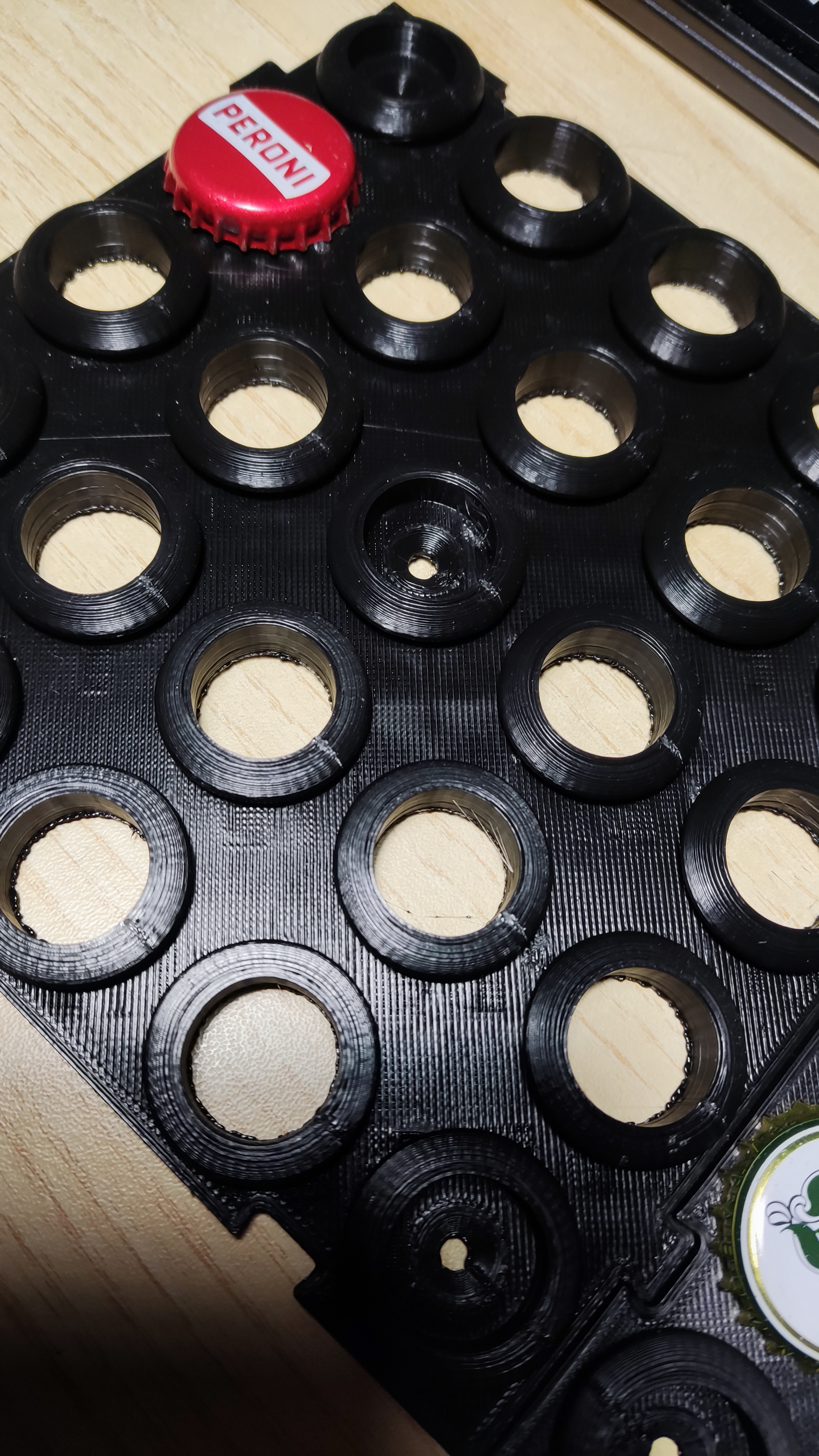 Miniatura 3 do modelo 3D Beer cap holder lightweight