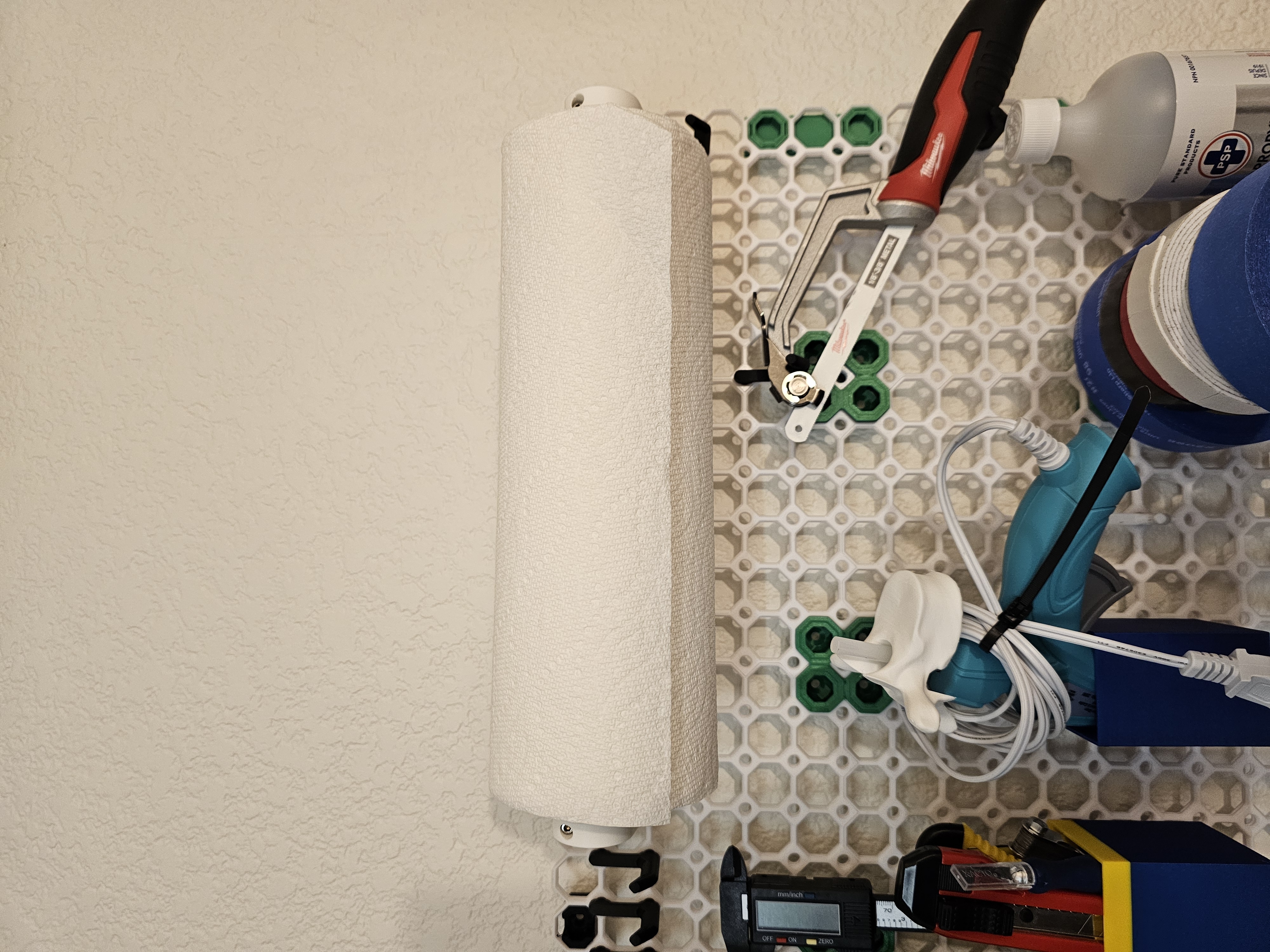 Multiboard Quick-Change Paper Towel Holder