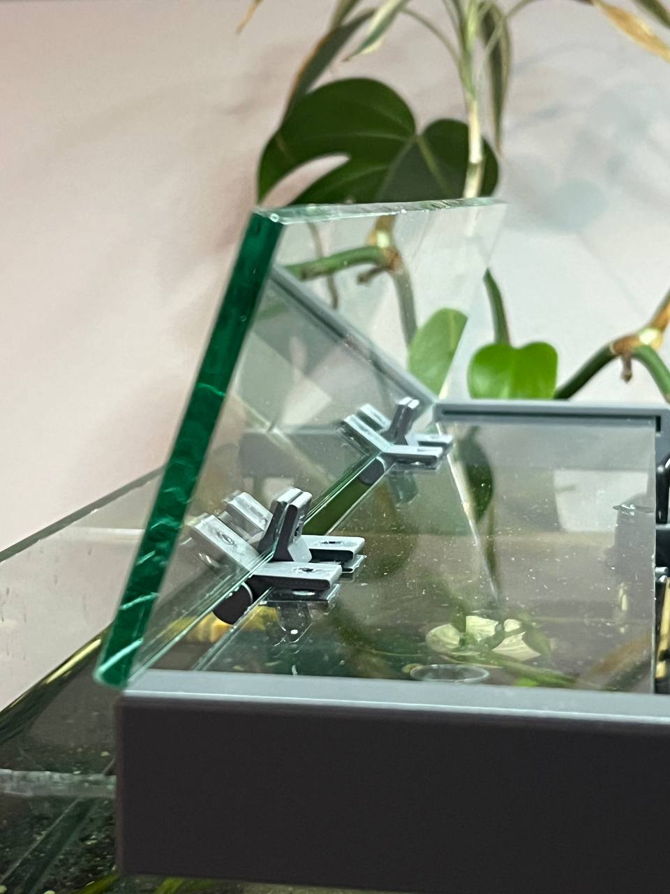 Aquarium Top Lid Hinge and support by TAICED Construyendo Ideas Download free STL model