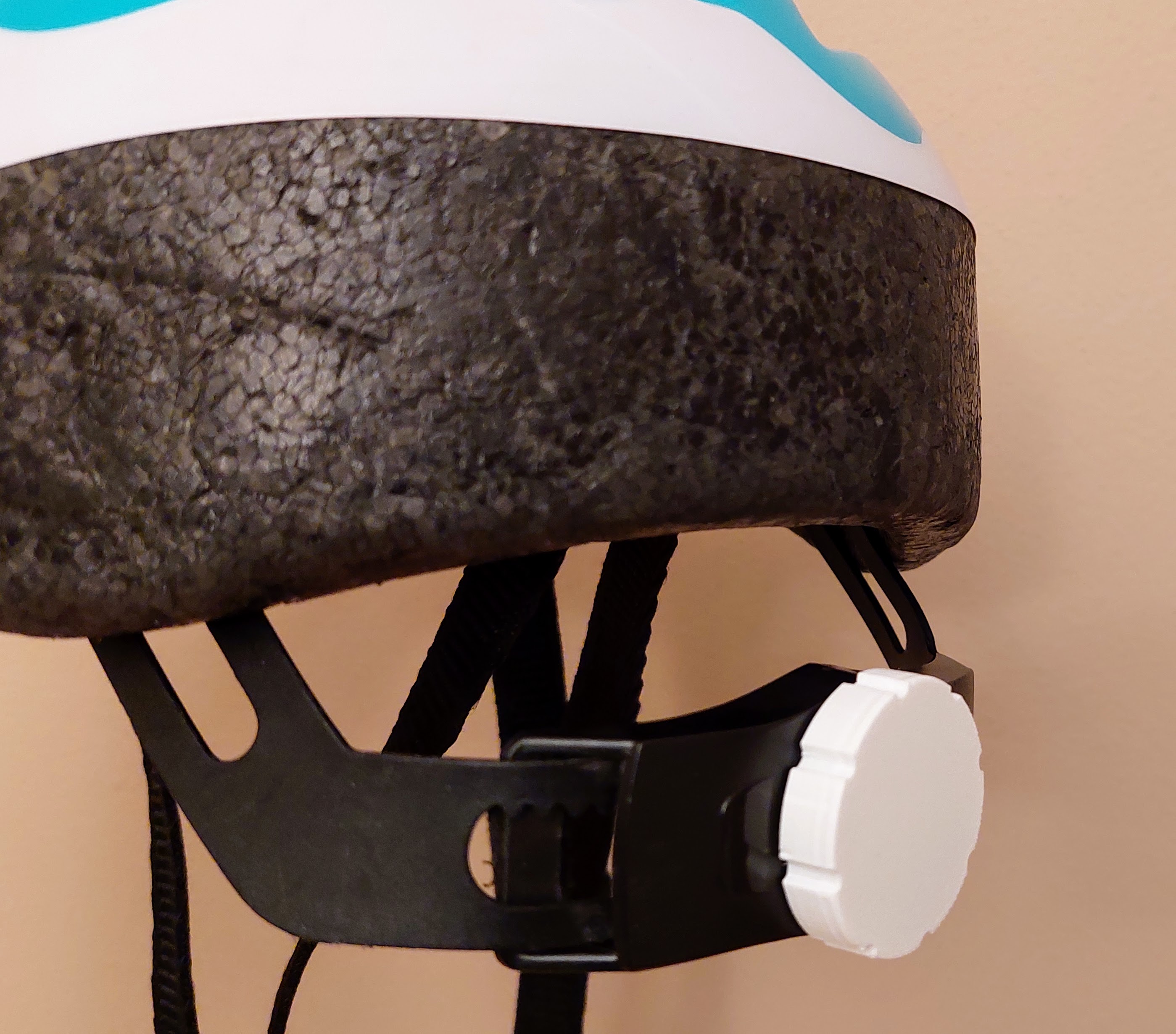Childrens helmet wheel