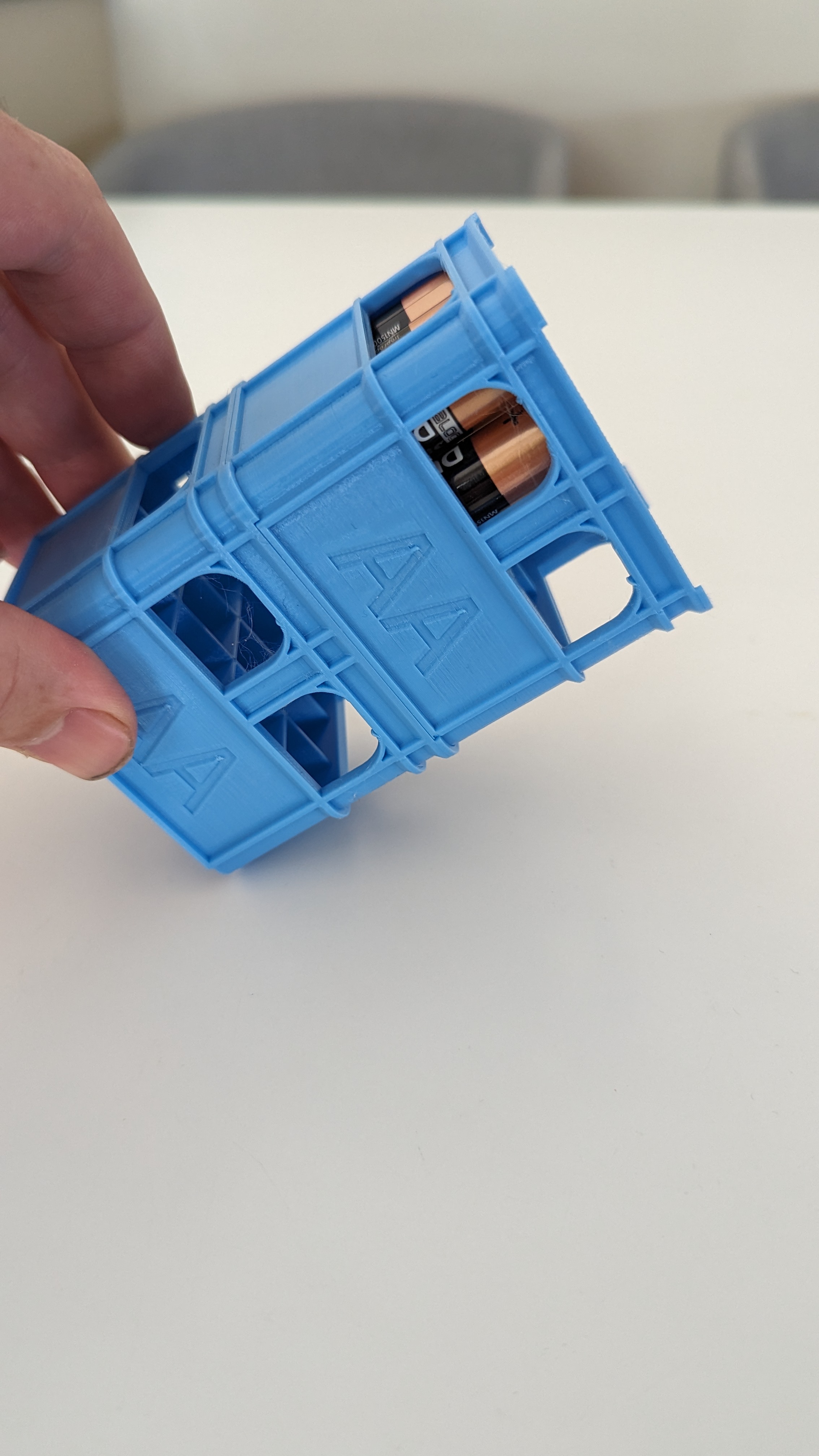 Miniatura 3 do modelo 3D Stackable beer crate for batteries