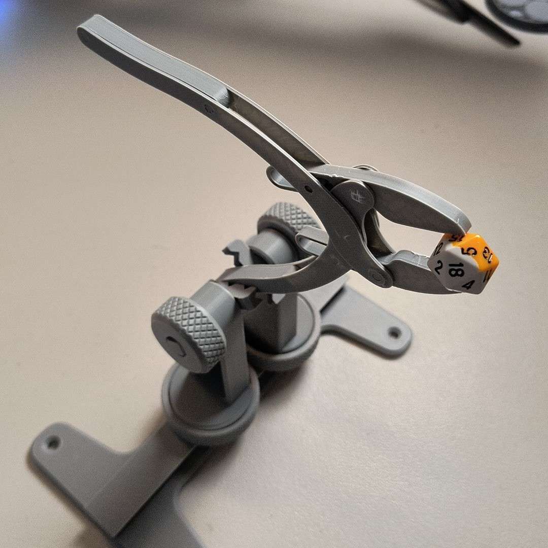 no hardware parallel plier