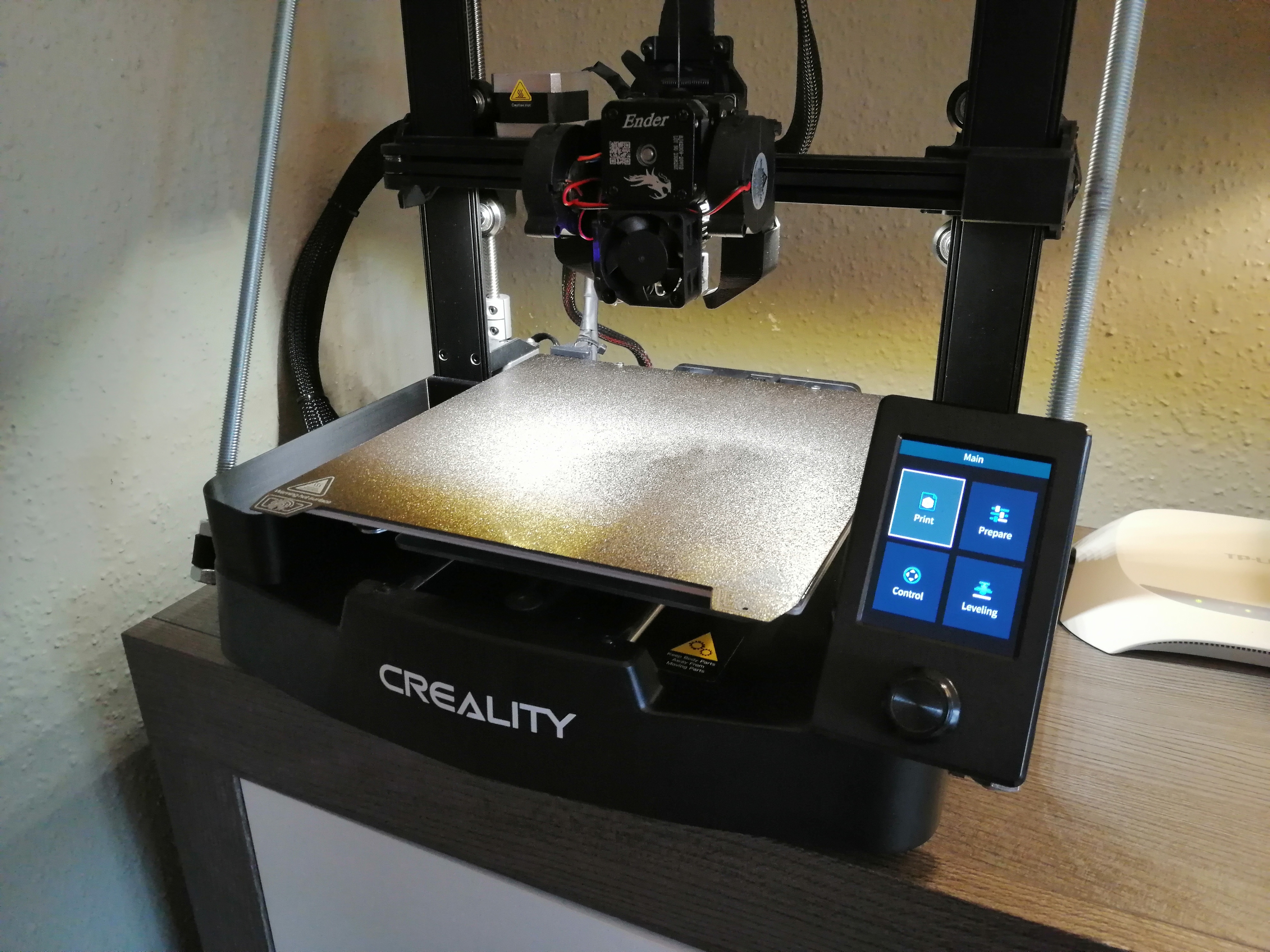 Ender-3 V3 SE LCD holder with gantry support da Jan Tomášek, Scarica il  modello STL gratuito