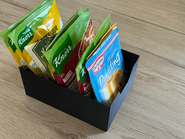 Tütenhalter / Container for Soups