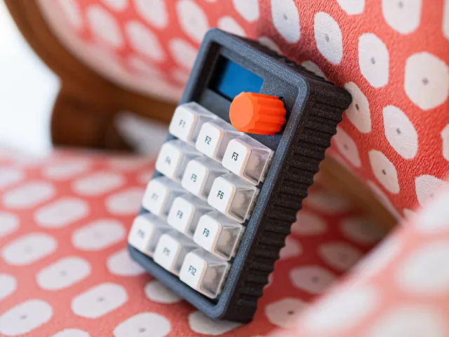 HaloPad V2 (Adafruit Macropad Enclosure)
