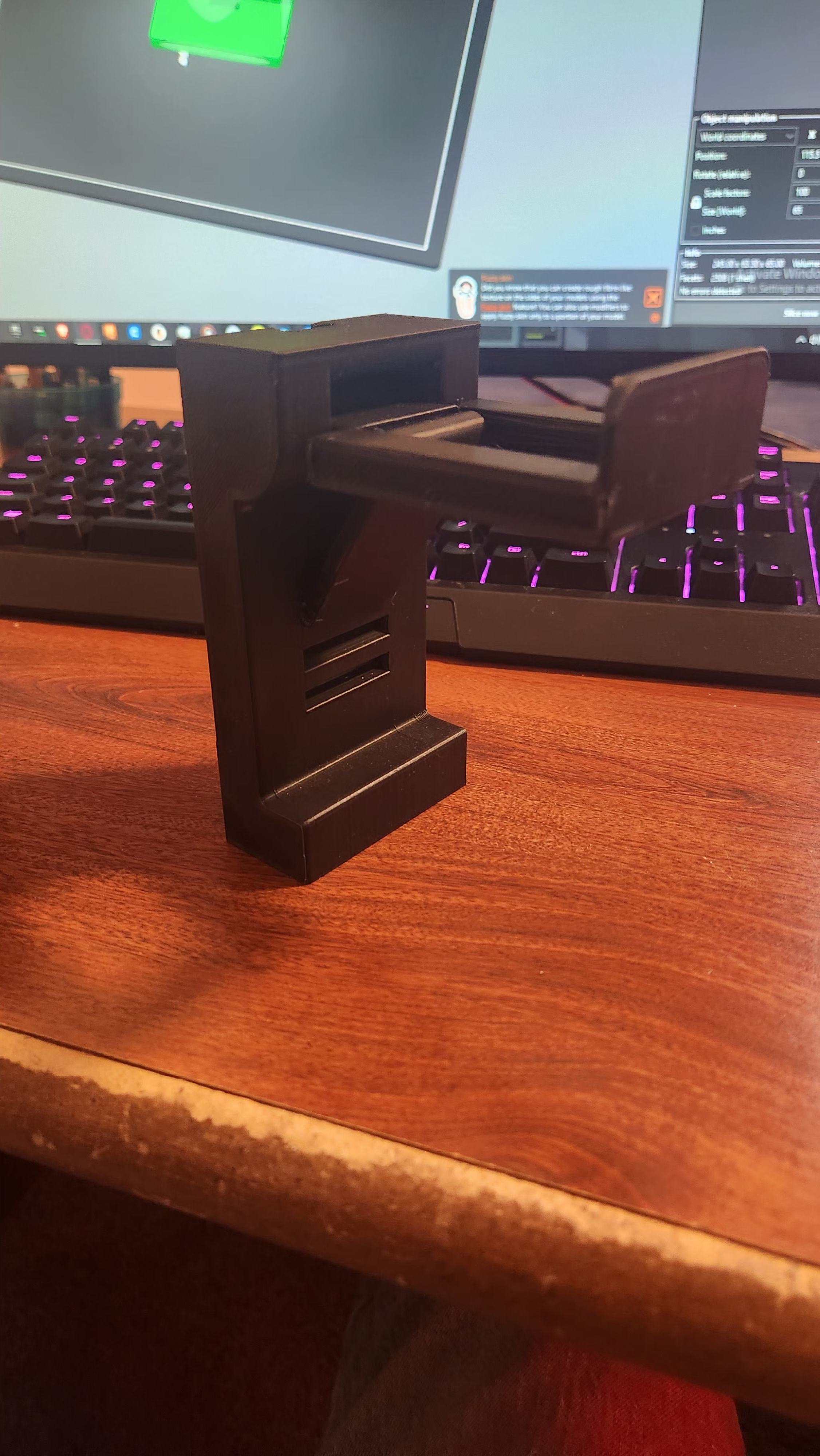 Miniatura 8 do modelo 3D Modular Xbox Controller/Headset stand