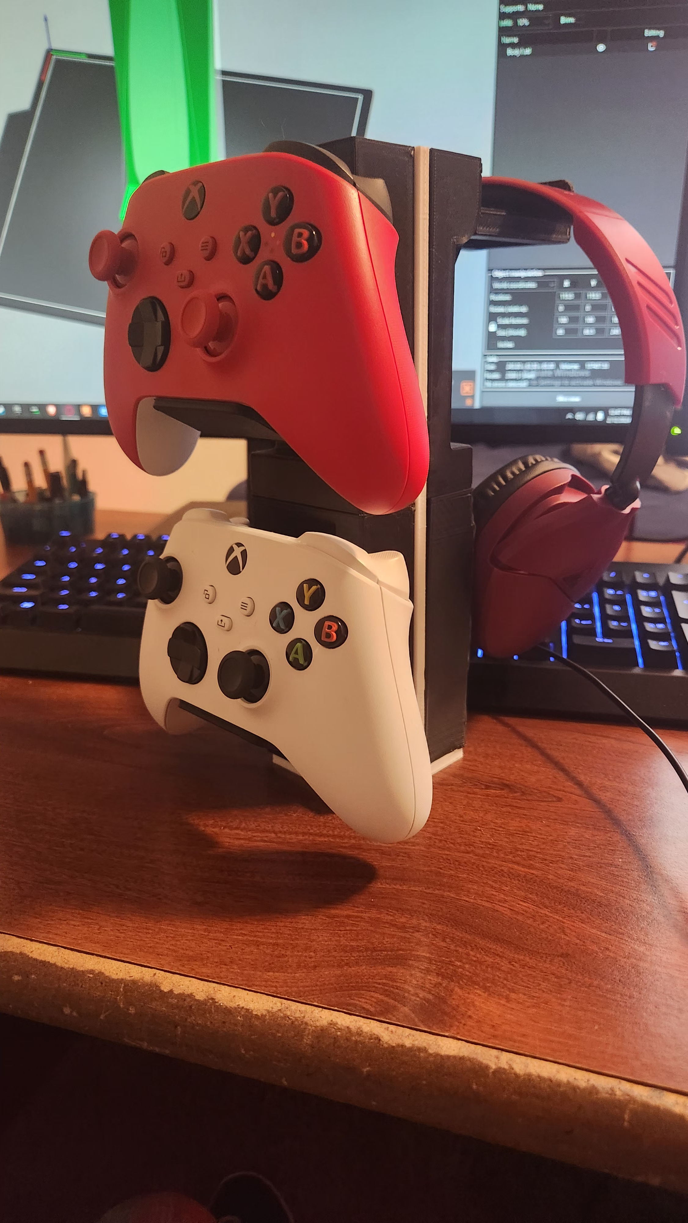 Miniatura 3 do modelo 3D Modular Xbox Controller/Headset stand