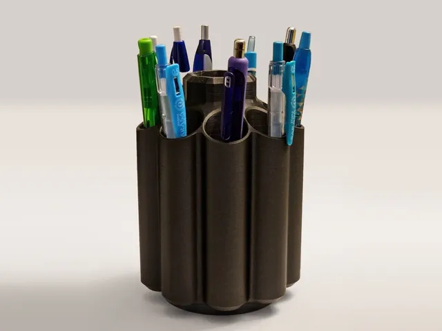 Revolving Pen Holder