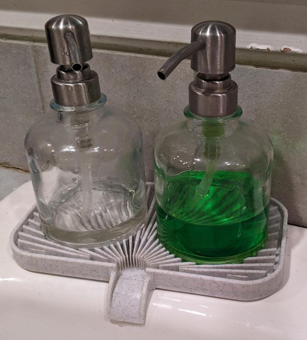 Waterfall Draining Soap Dish