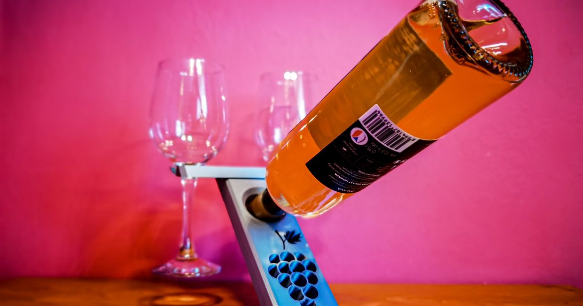 bottle-holder-and-wine-glass-by-oizopetr-download-free-stl-model