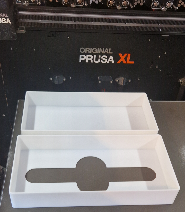 Fold paper towel dispenser