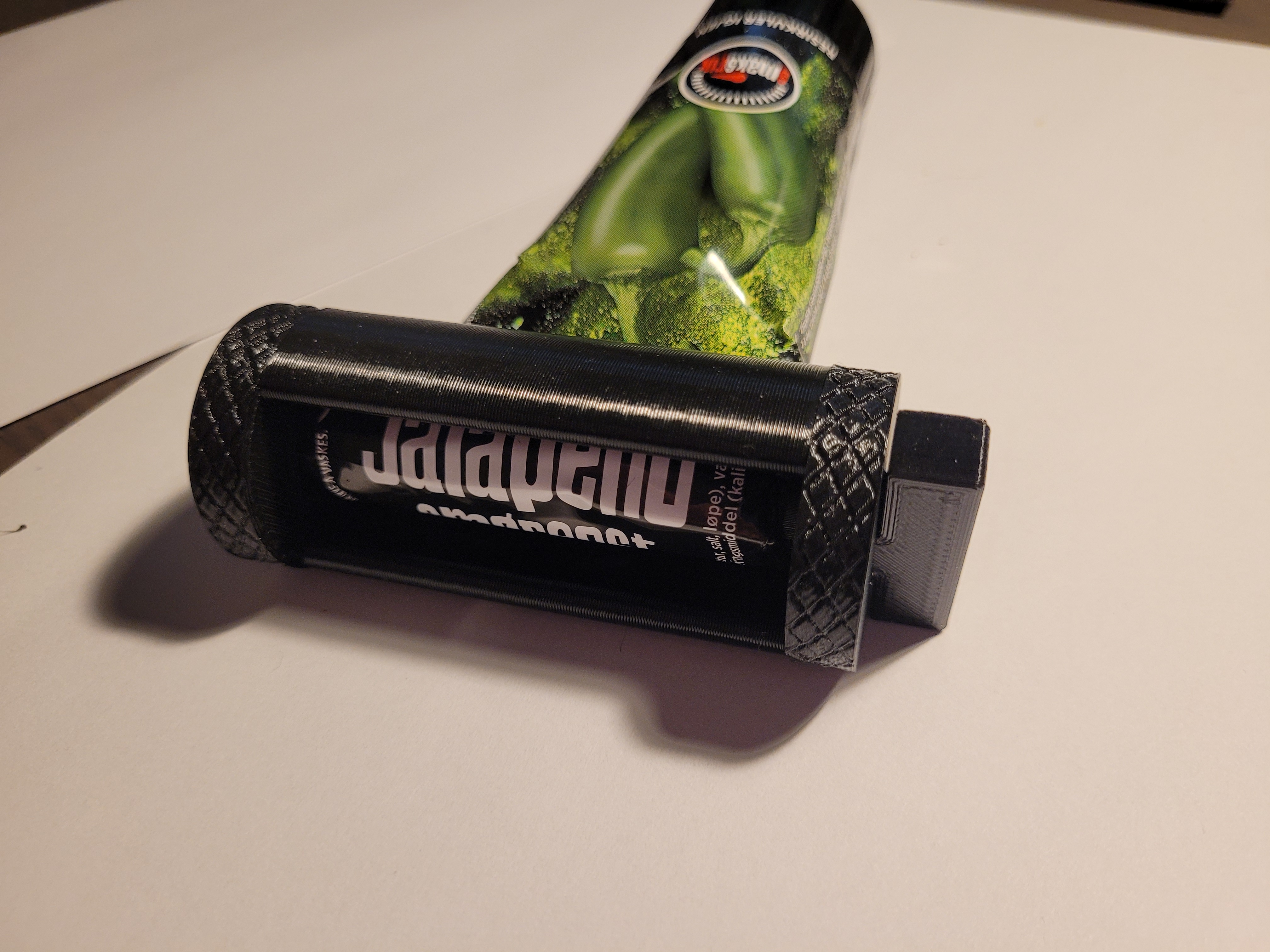 Tube squeezer