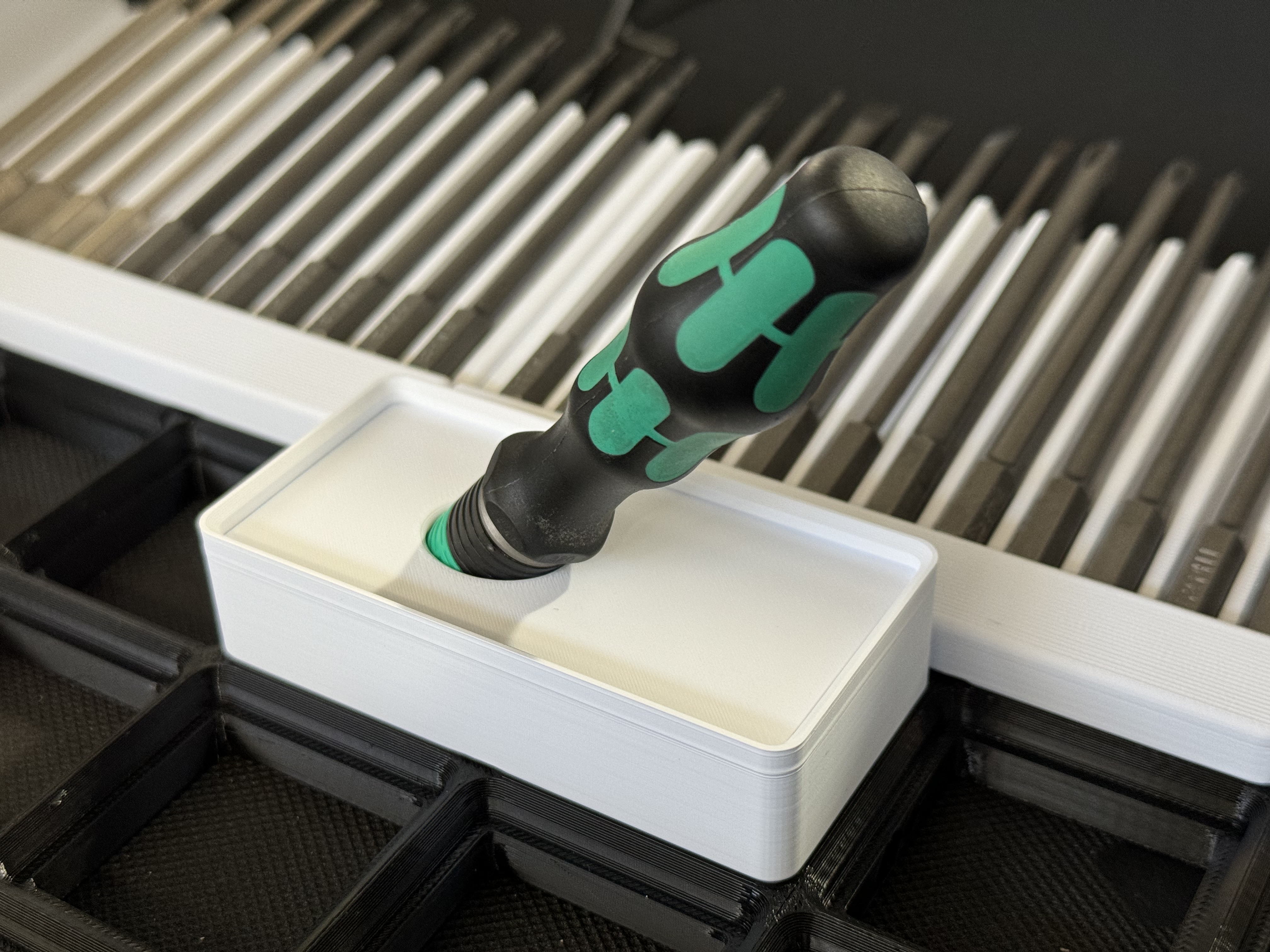 Gridfinity Bin For Wera 813 Bit Holder