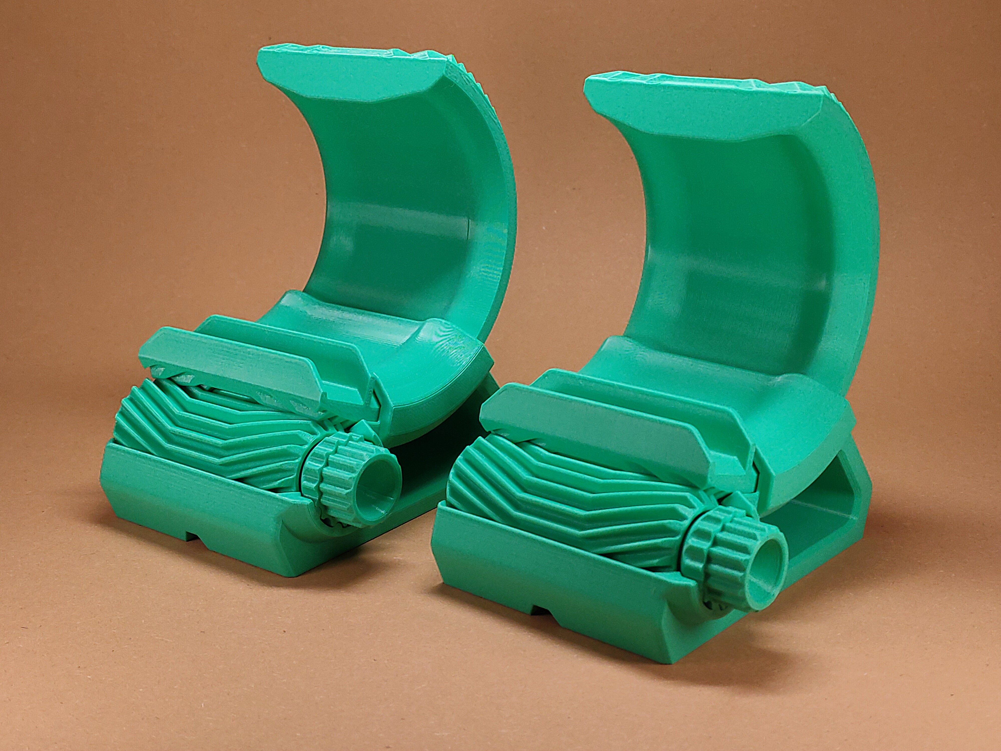 Miniatura 4 do modelo 3D Geared Phone stand 2
