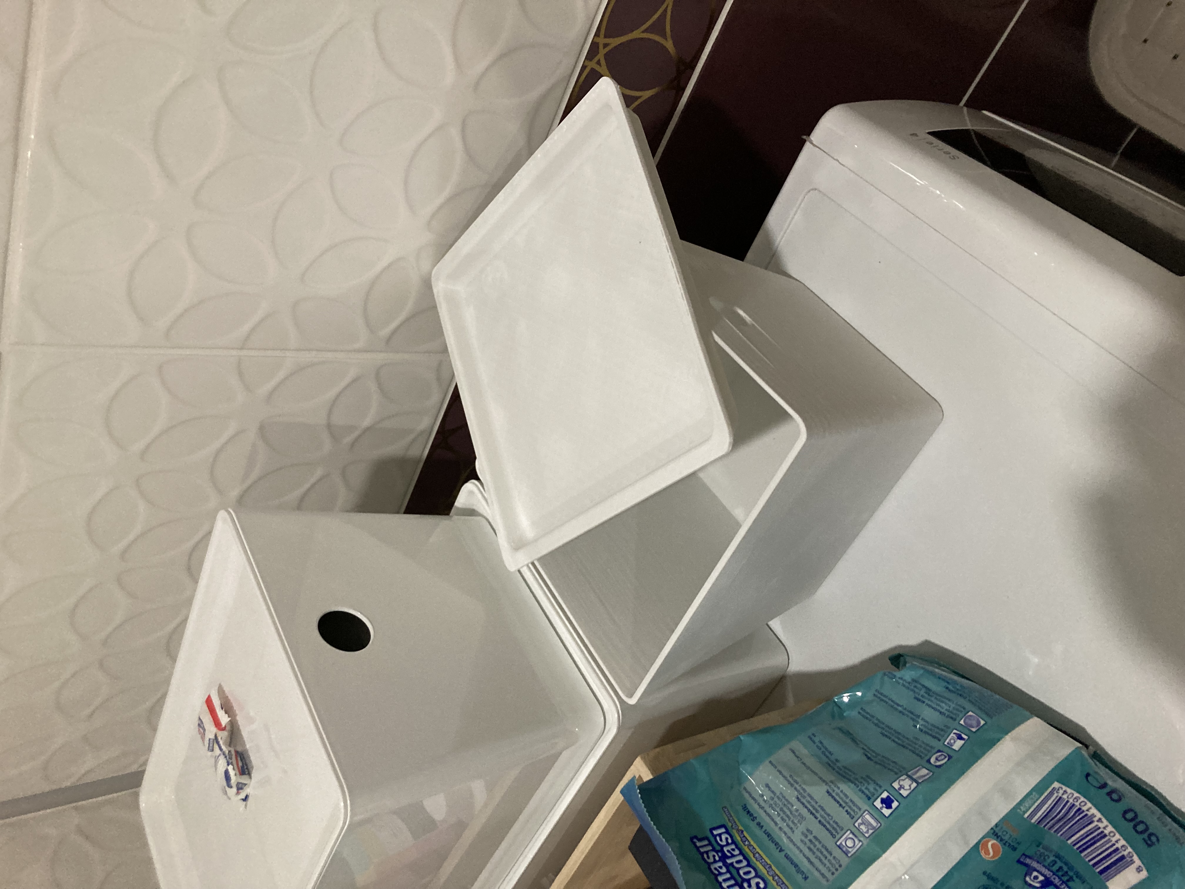 IKEA Kuggis box with lid