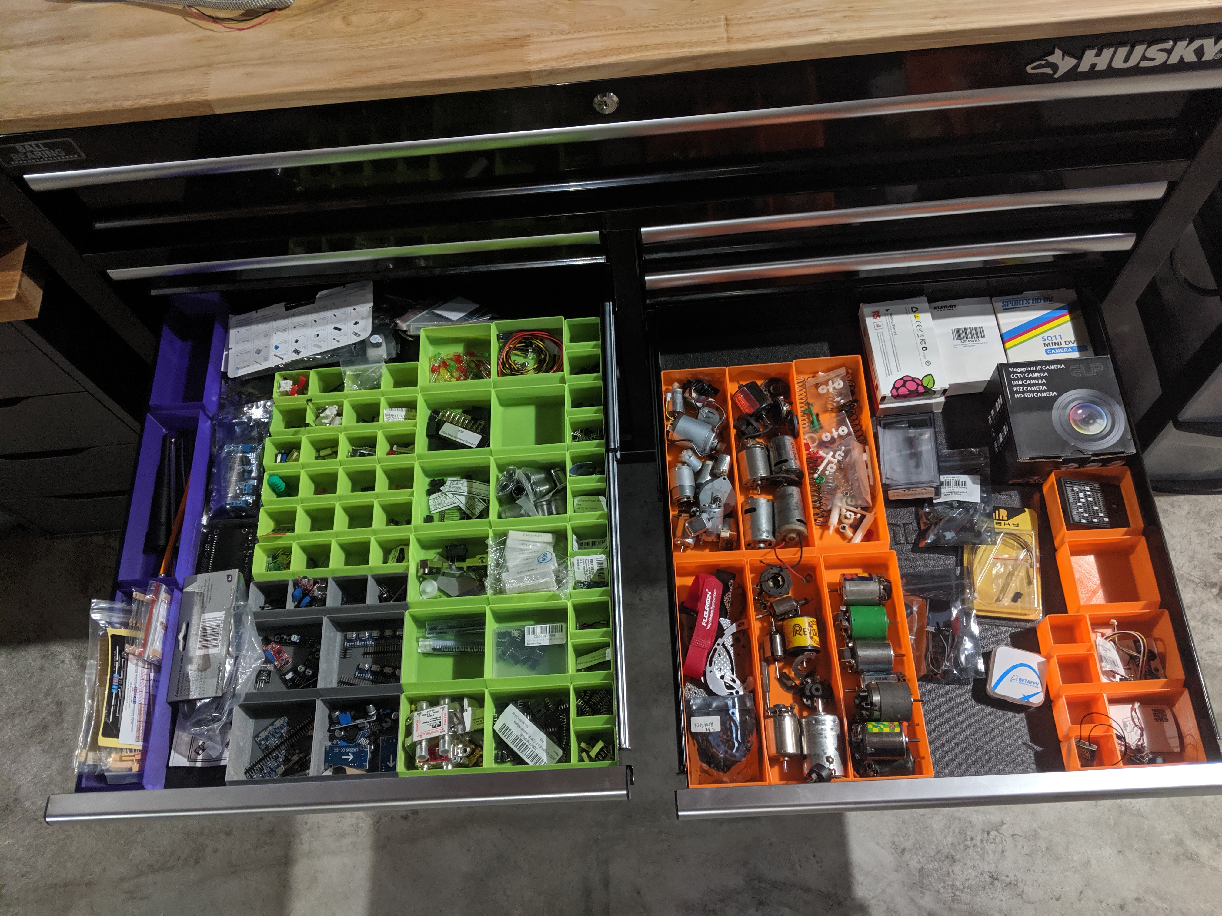 Miniatura 2 do modelo 3D Various Size Hardware Organizer Boxes