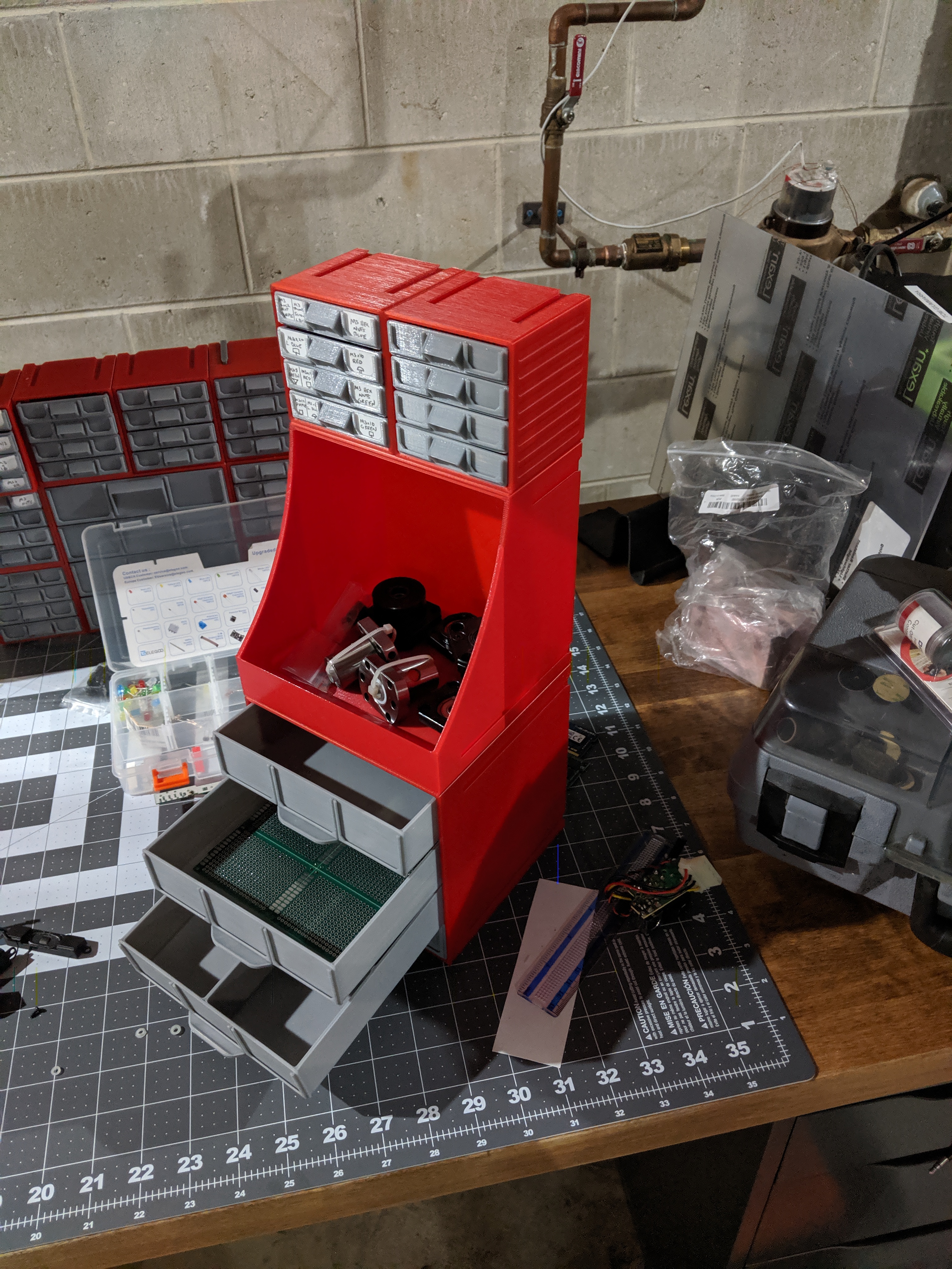 Miniatura 4 do modelo 3D Various Size Stackable Resistor Storage Box