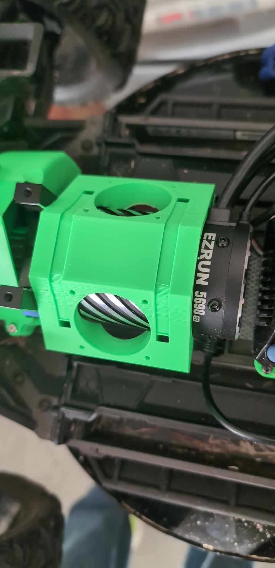 Traxxas Xmaxx / XRT Motor fans mount by Art Brannen Download free STL