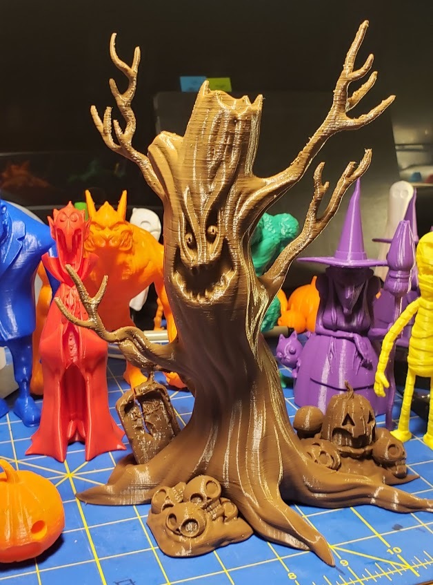 Miniatura 2 do modelo 3D Haunted Tree
