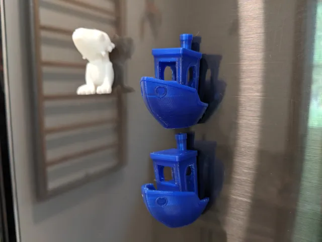 Fridgee - Benchy
