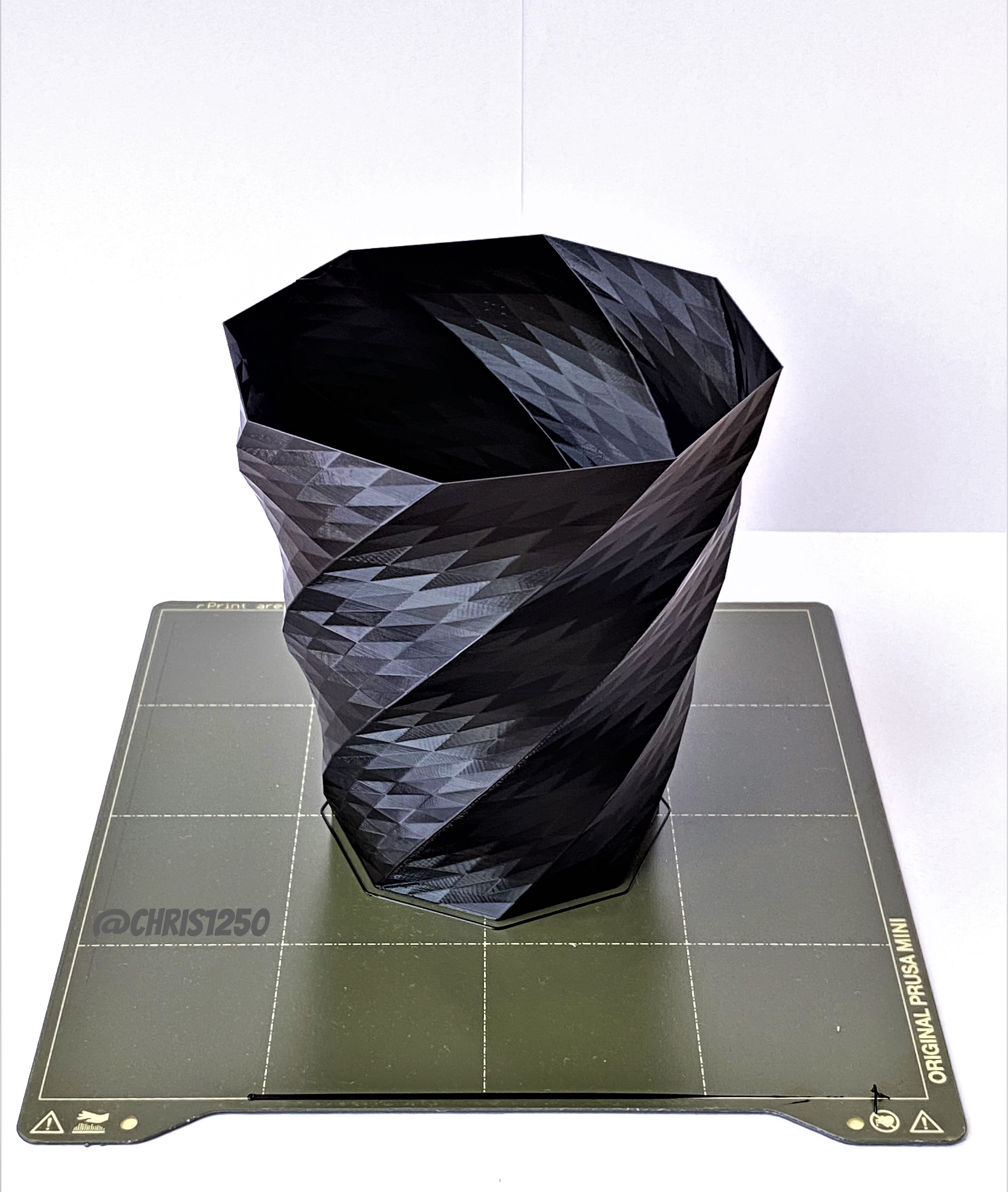 Vase Low Poly Triangle Design