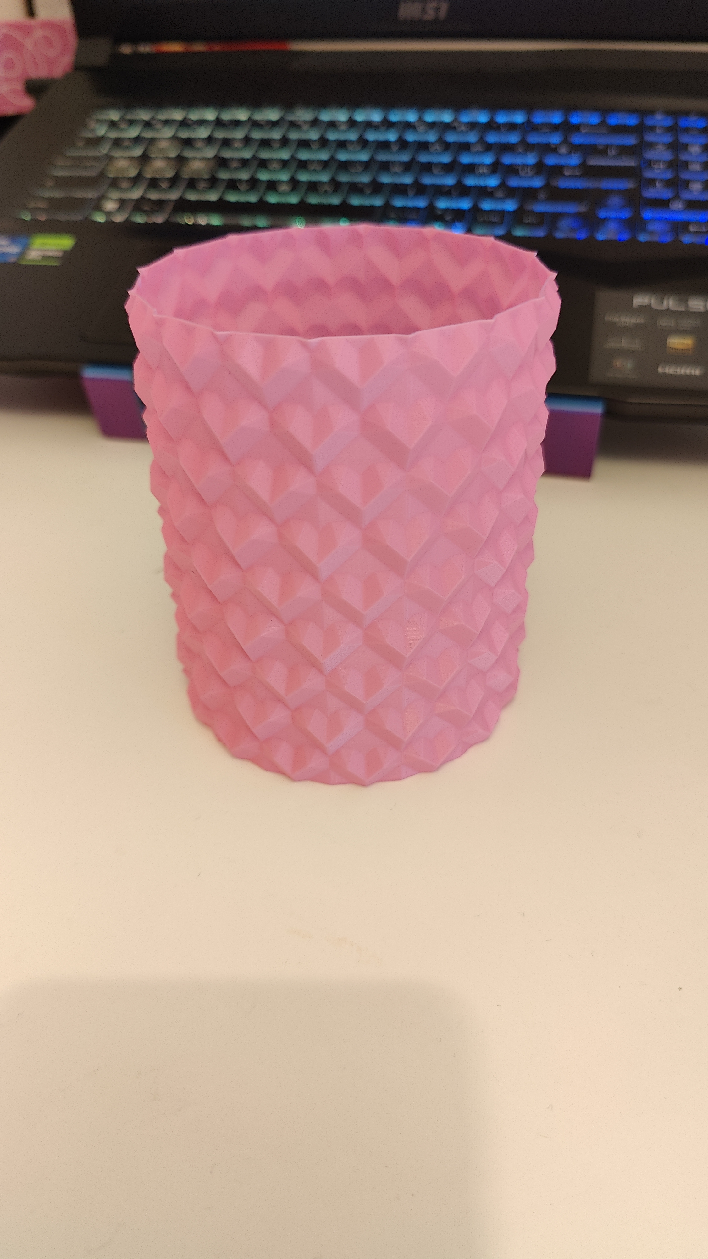 Pen holder with hearts 3D model thumbnail