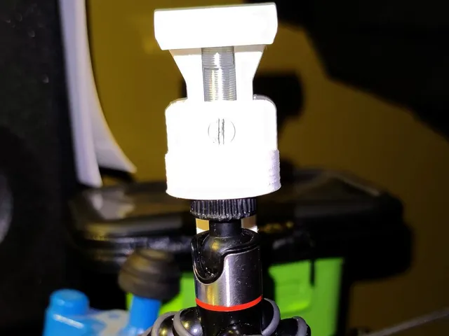 Smartphone adjustable tripod holder