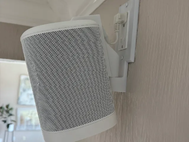 Sonos One (gen2) Outlet Mount Inverted