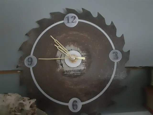 Saw Blade Clock