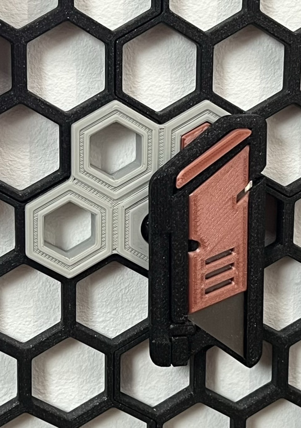 HexWall holder for Keychain Knife - Utility Blade Holder - Paper Cutter
