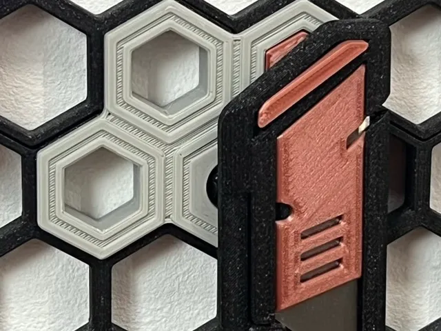 HexWall holder for Keychain Knife - Utility Blade Holder - Paper Cutter