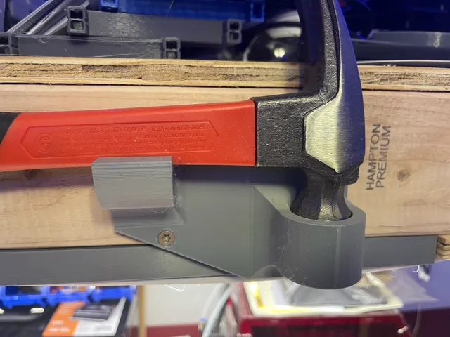 Hammer Holder