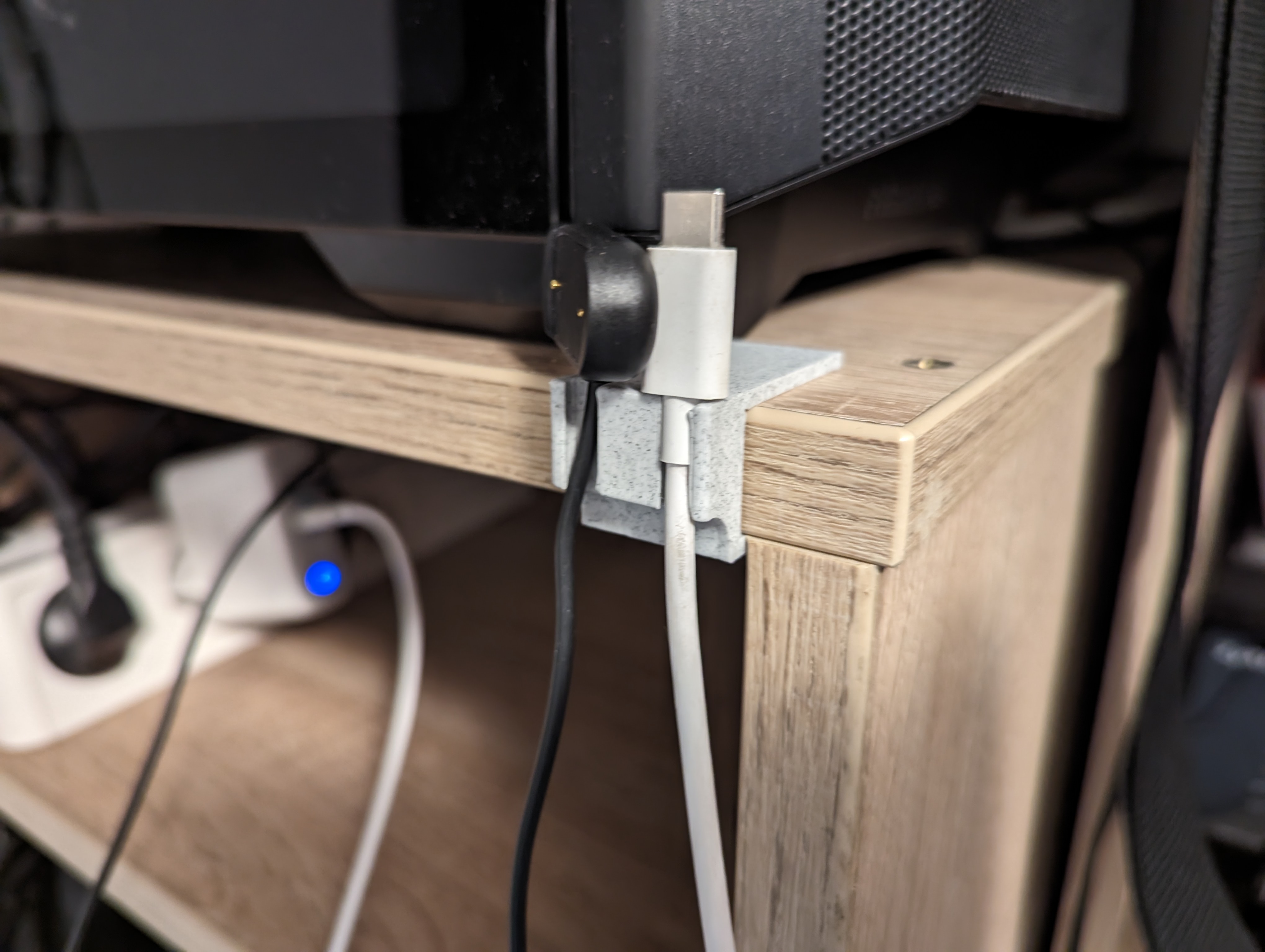 Cable holder