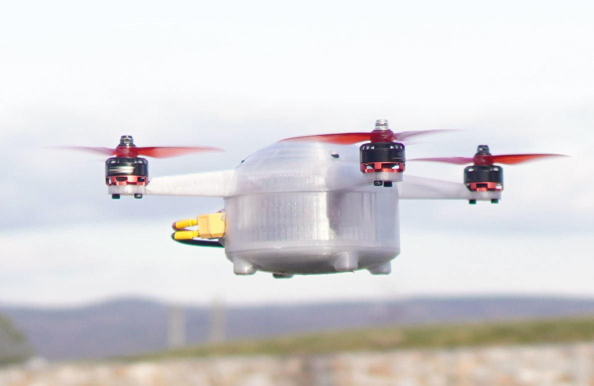 Dron s řídícím softwarem Ardupilot