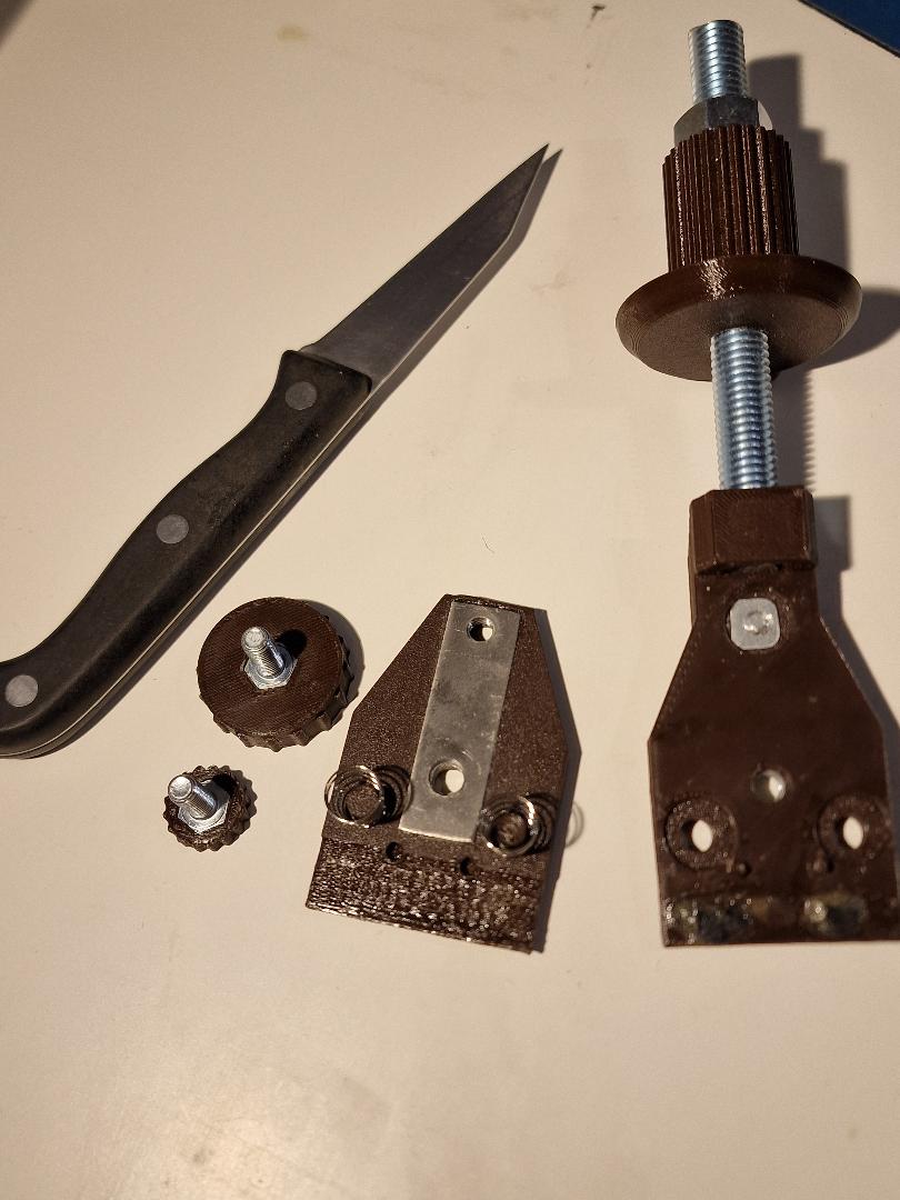 Tormek JIG for sharpening knives on Tormek or other water cooled sharpener