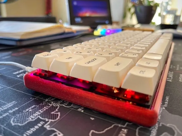 Low profile 60% keyboard case