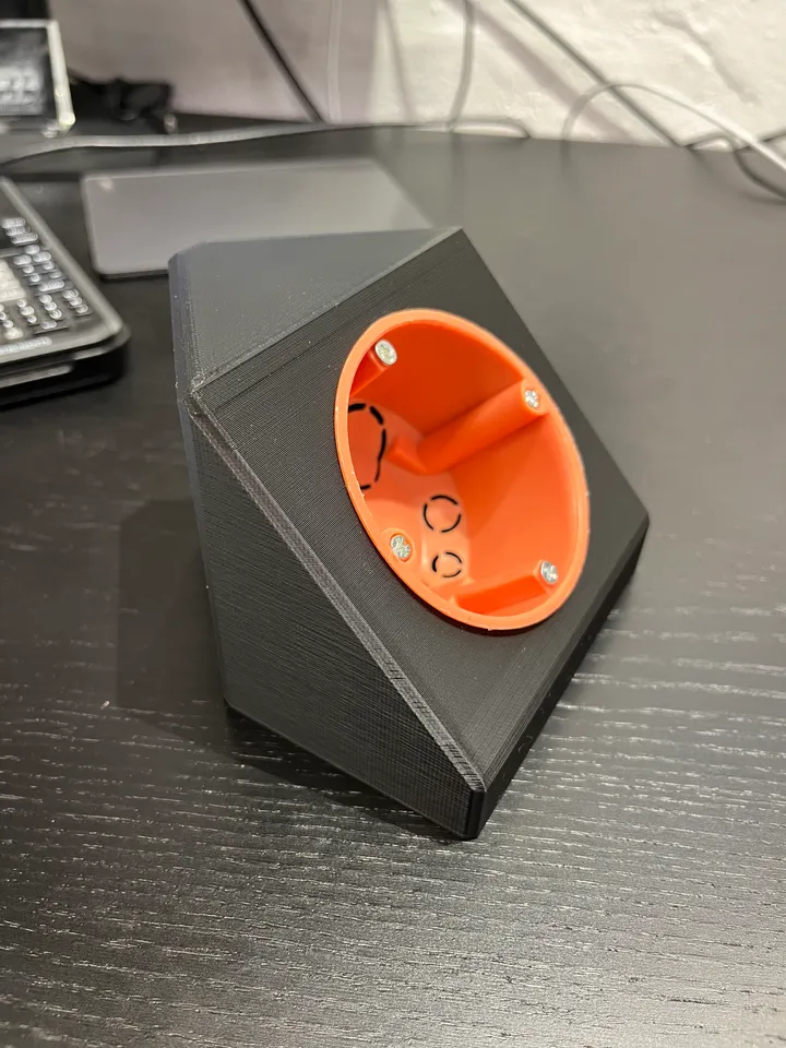 Ecksteckdose 45° by per-form-3d
